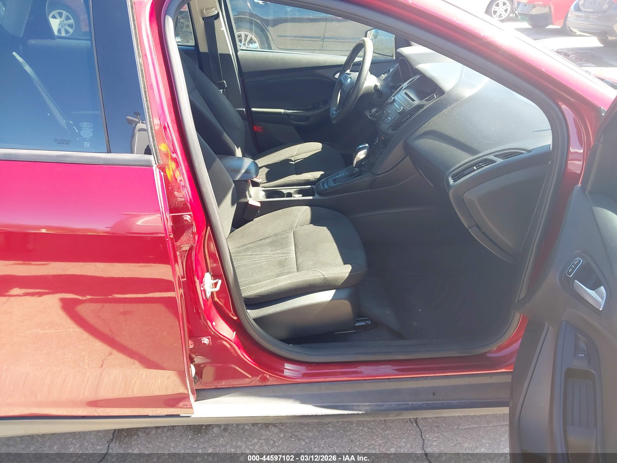 FORD FOCUS image 5