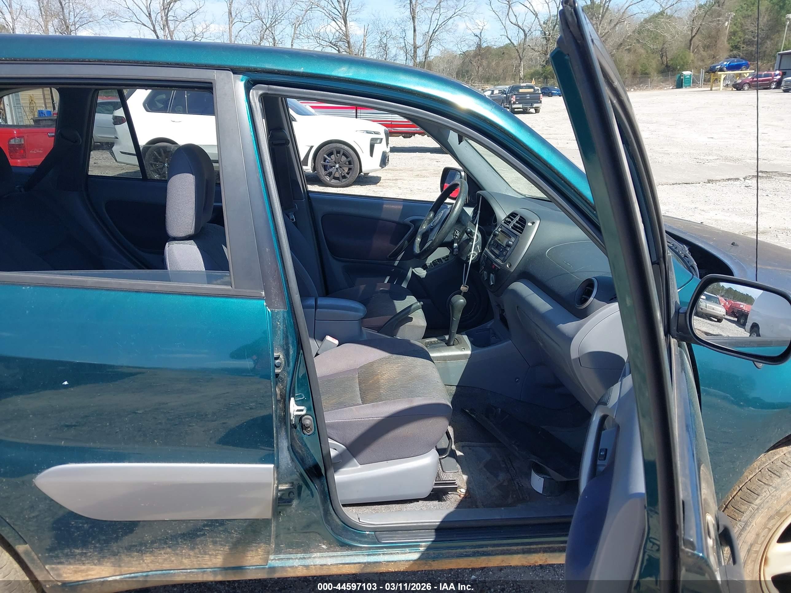 TOYOTA RAV4 image 5
