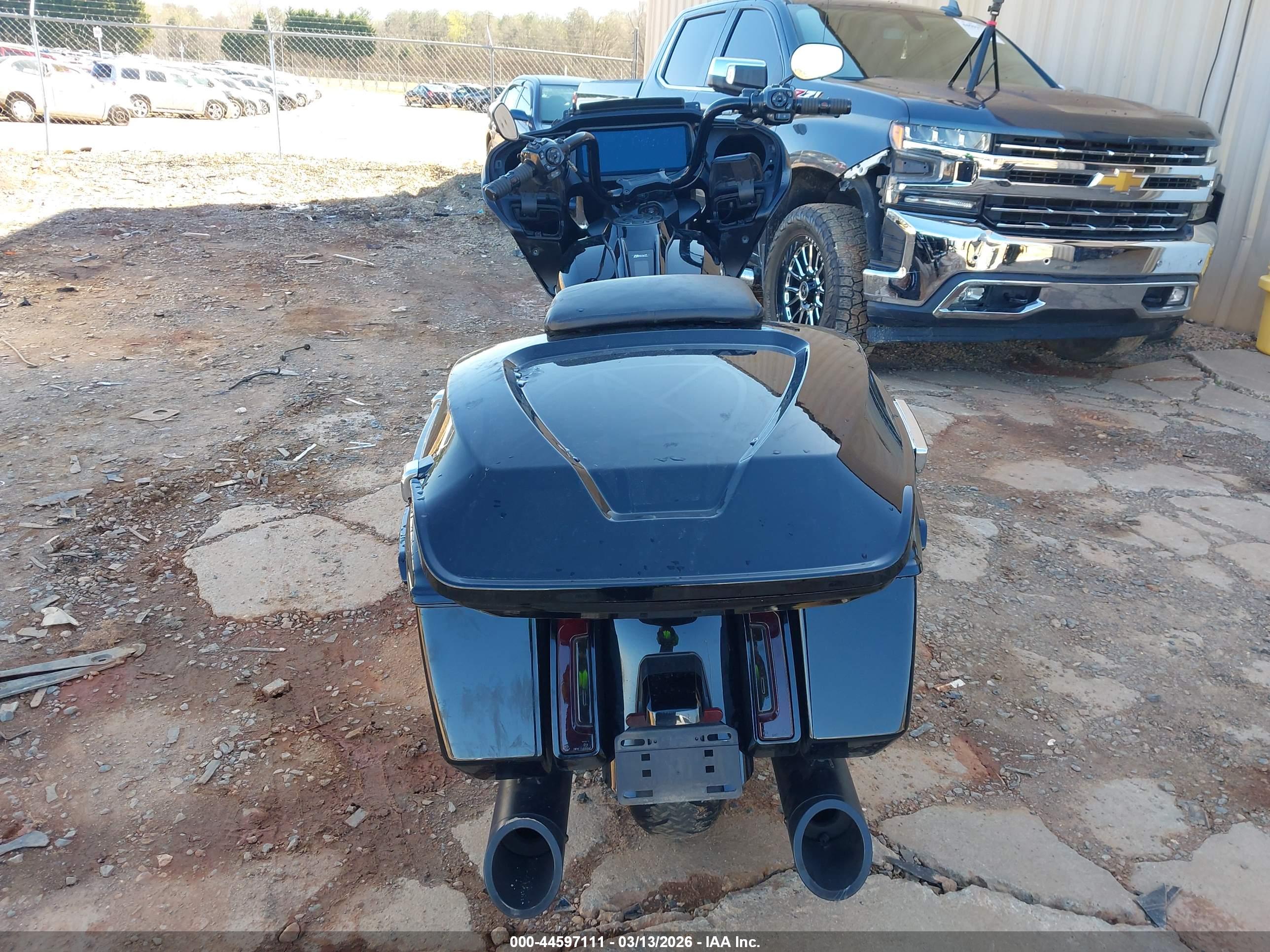HARLEY-DAVIDSON FLTRX image 6