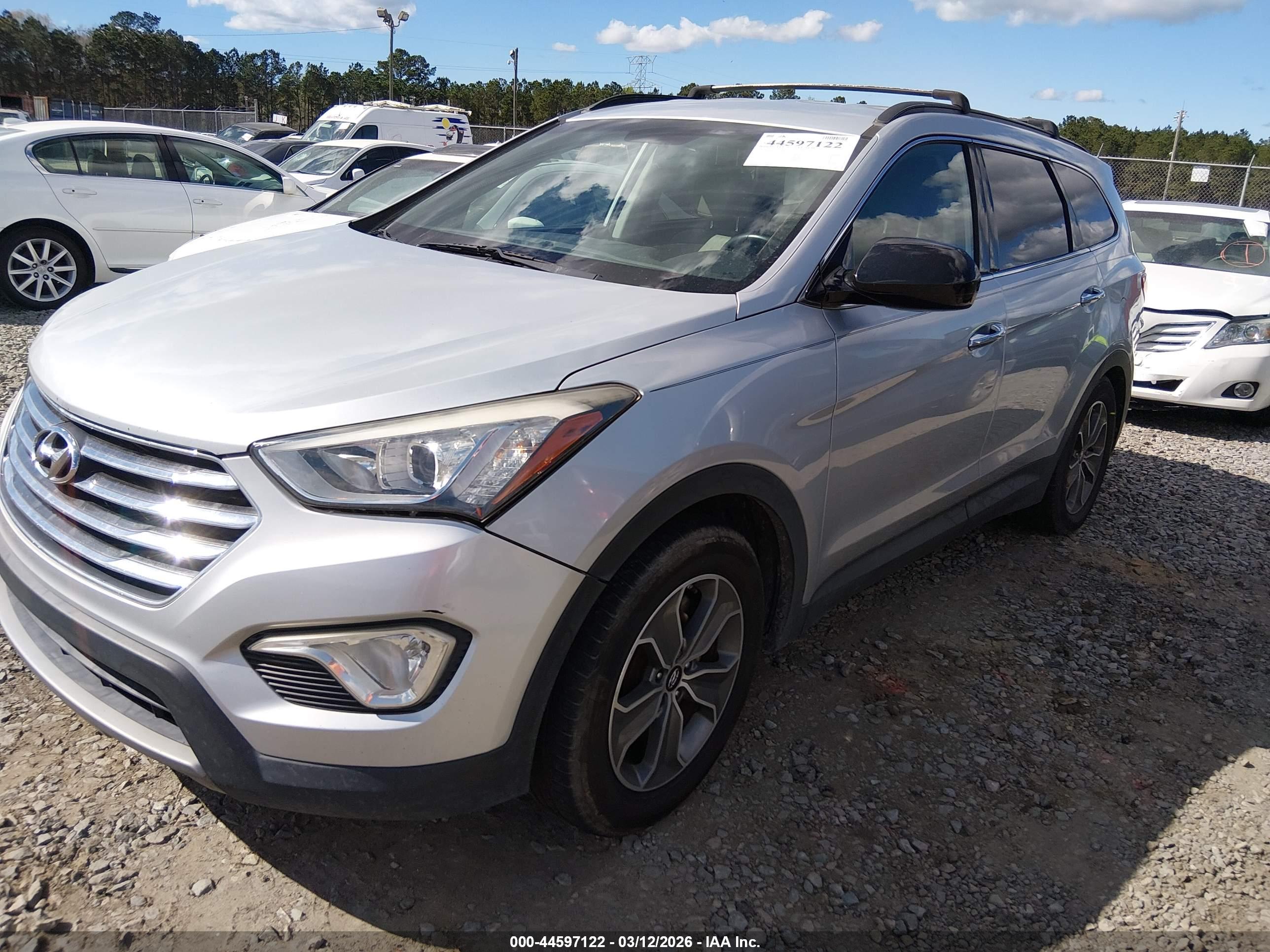 HYUNDAI SANTA image 2