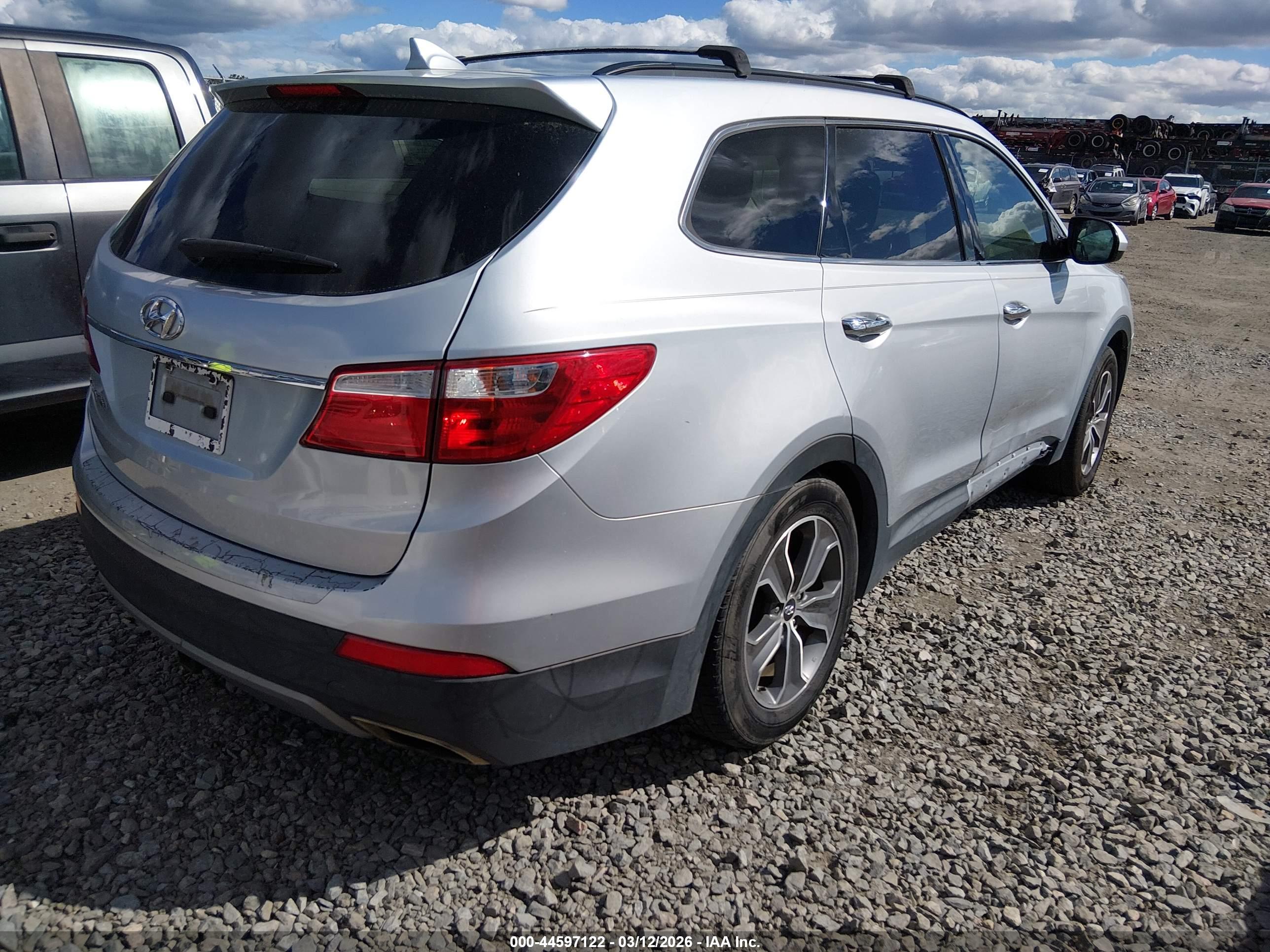HYUNDAI SANTA image 4