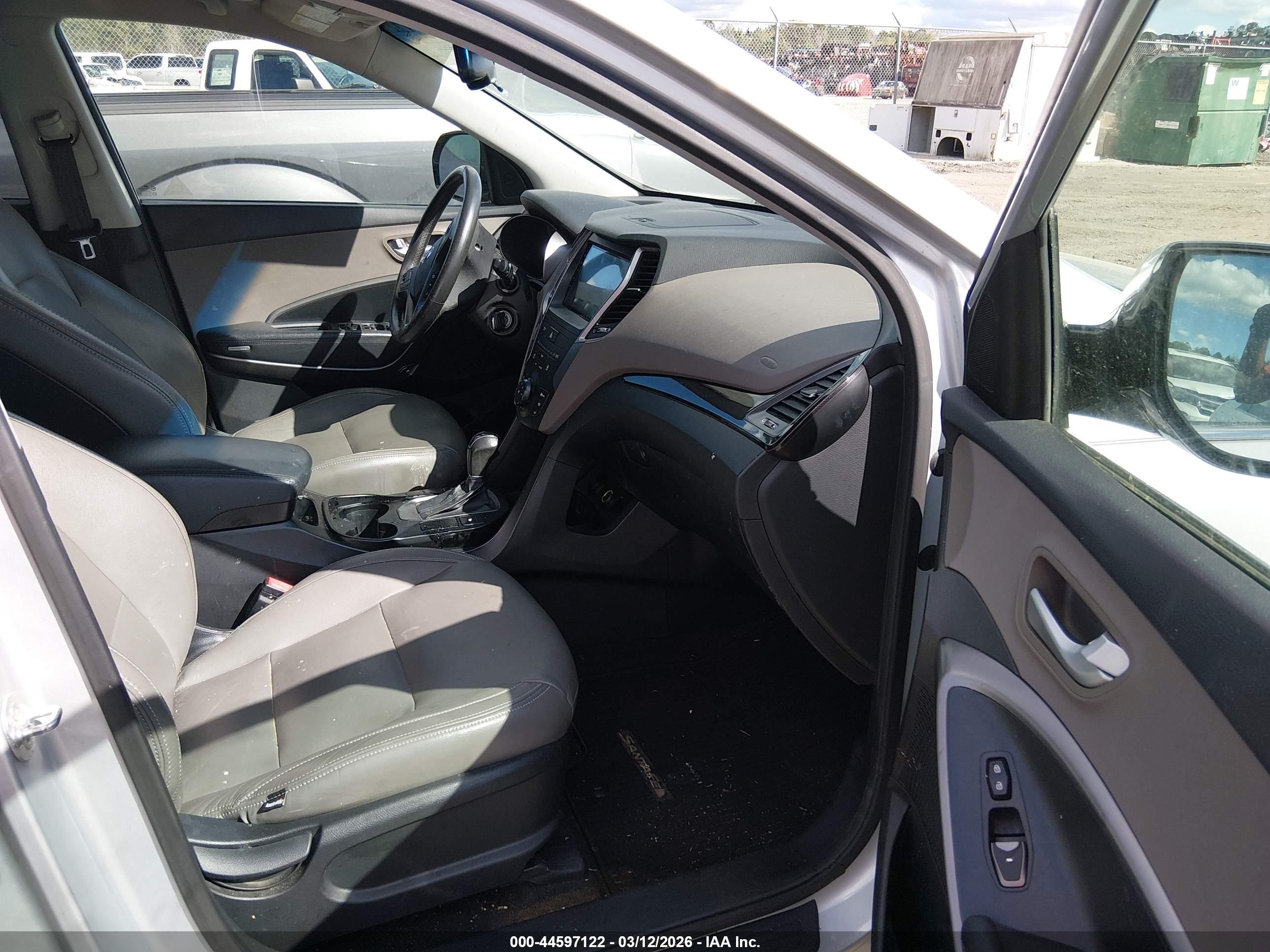 HYUNDAI SANTA image 5