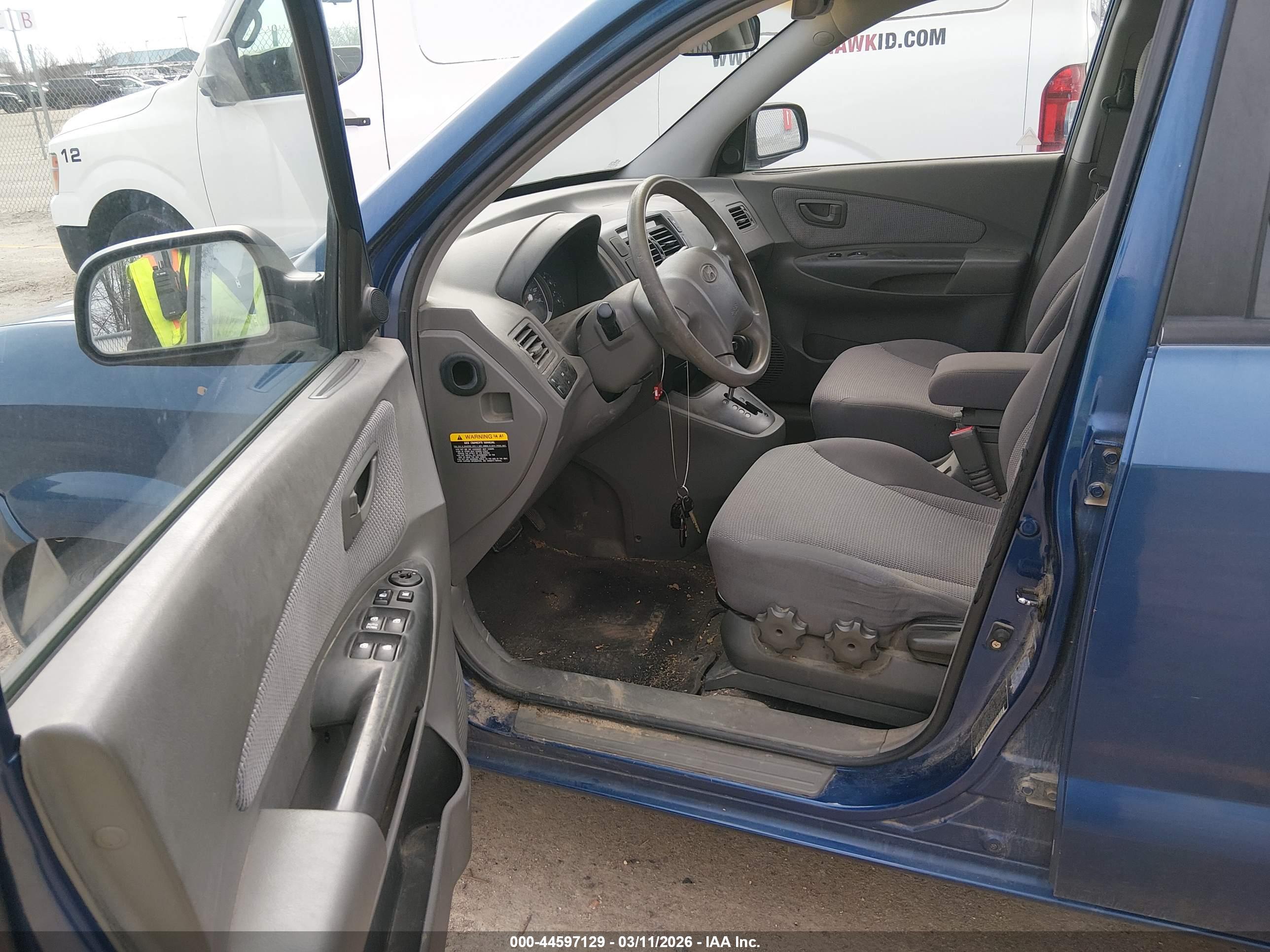 HYUNDAI TUCSON image 5