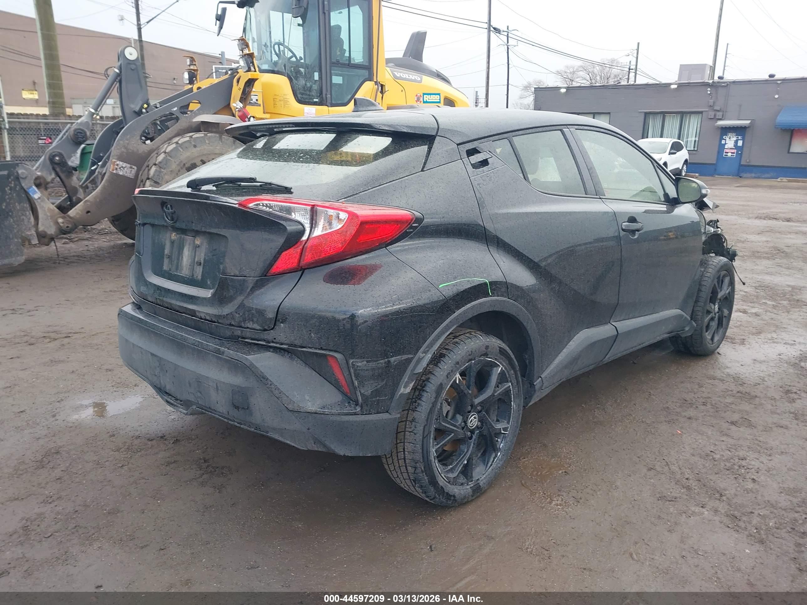 TOYOTA C-HR image 4