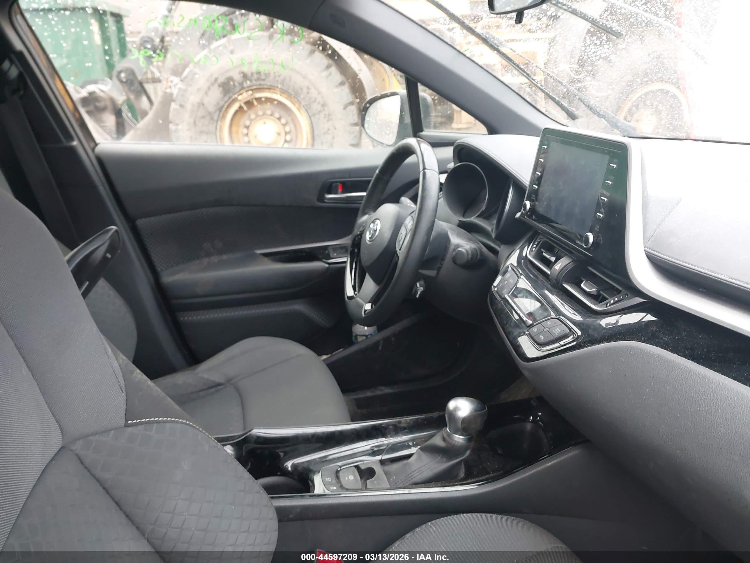 TOYOTA C-HR image 5