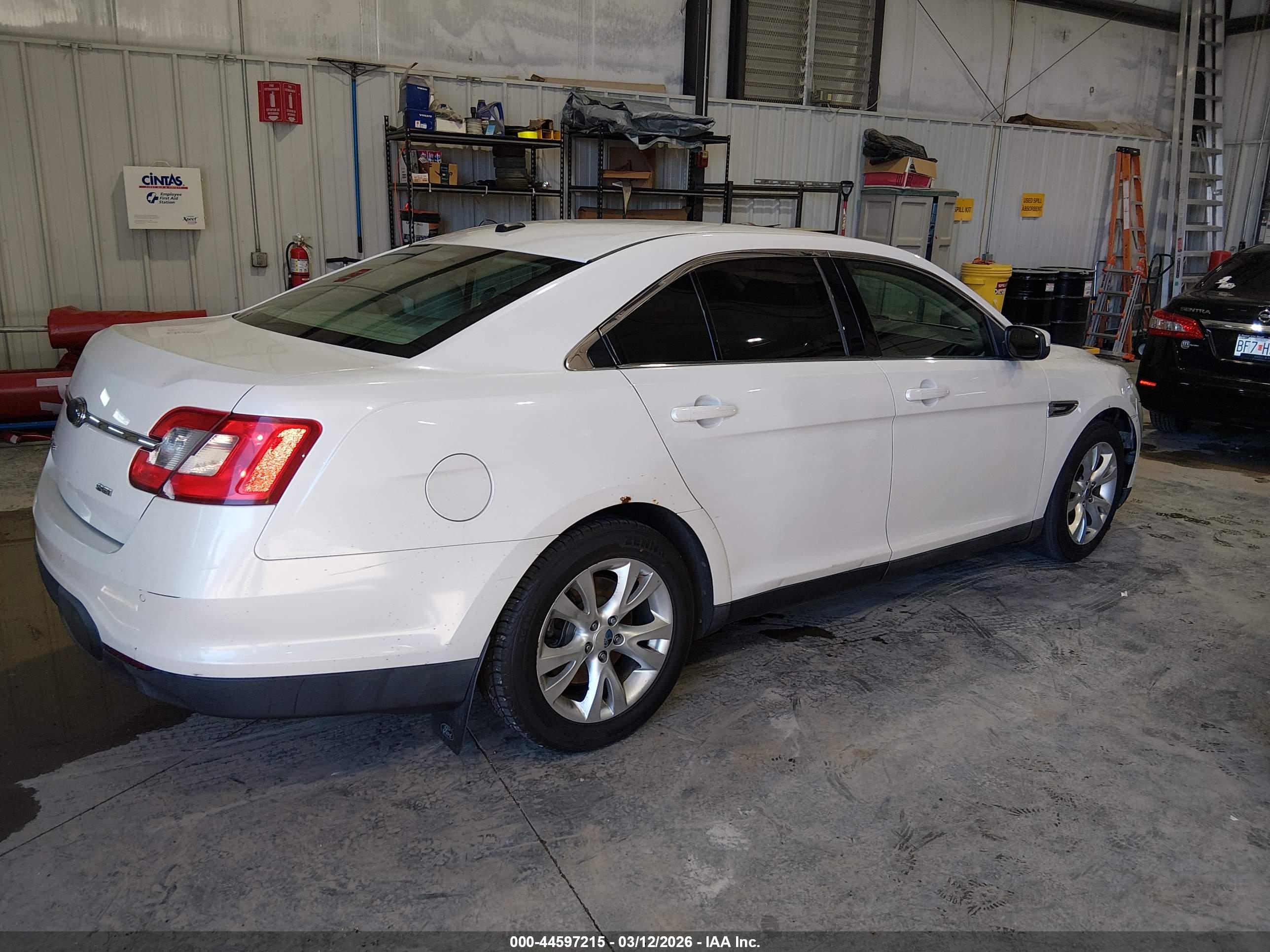 FORD TAURUS image 4