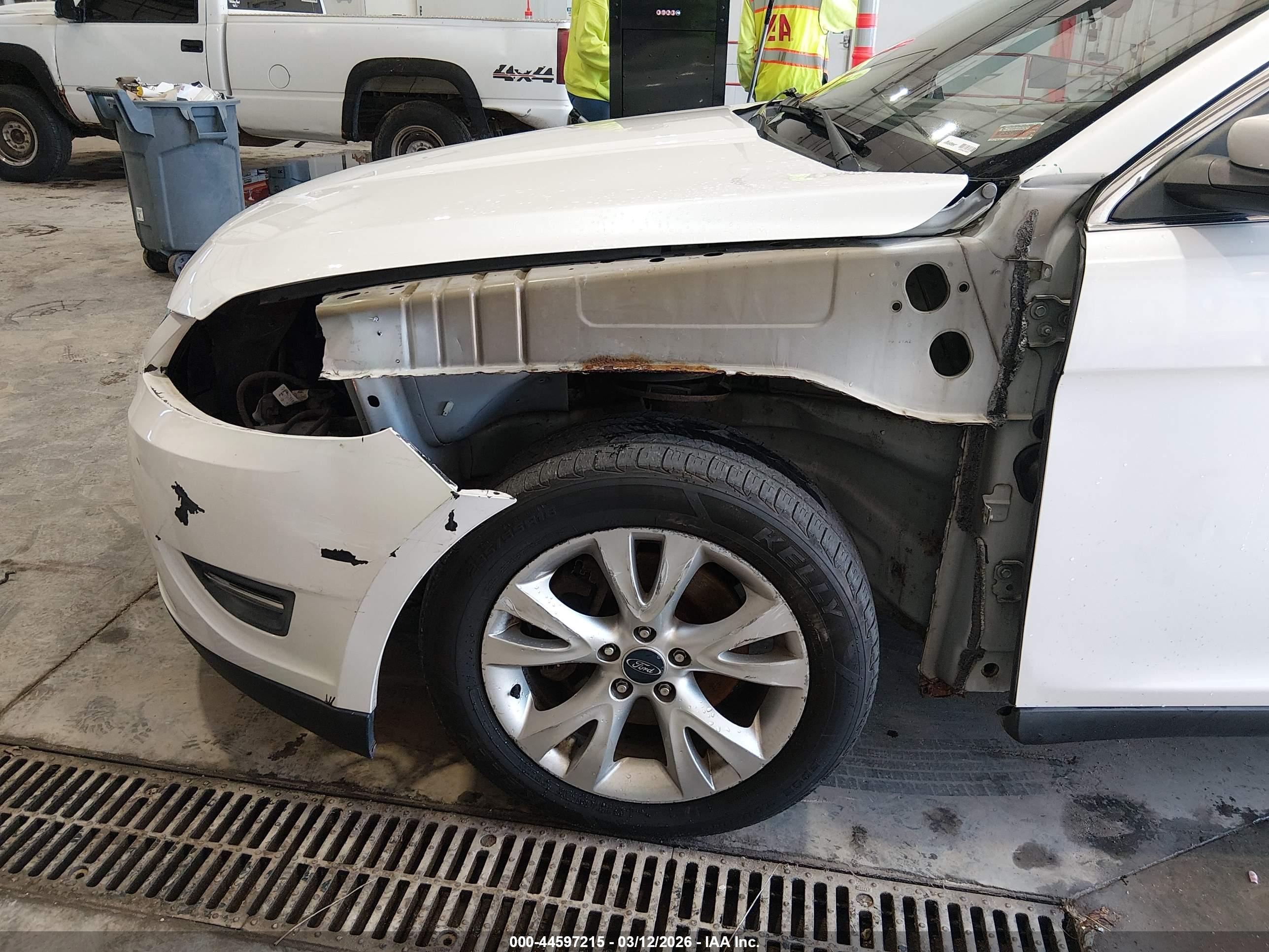 FORD TAURUS image 6