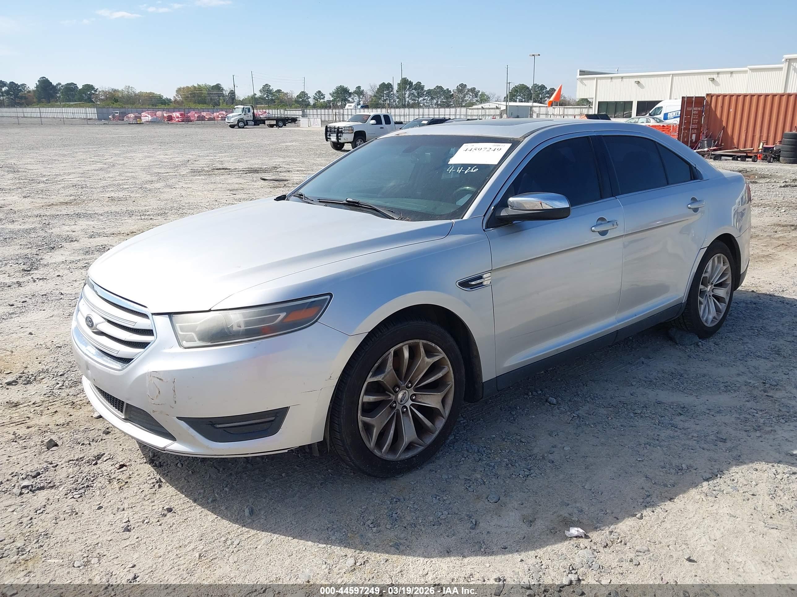 FORD TAURUS image 2
