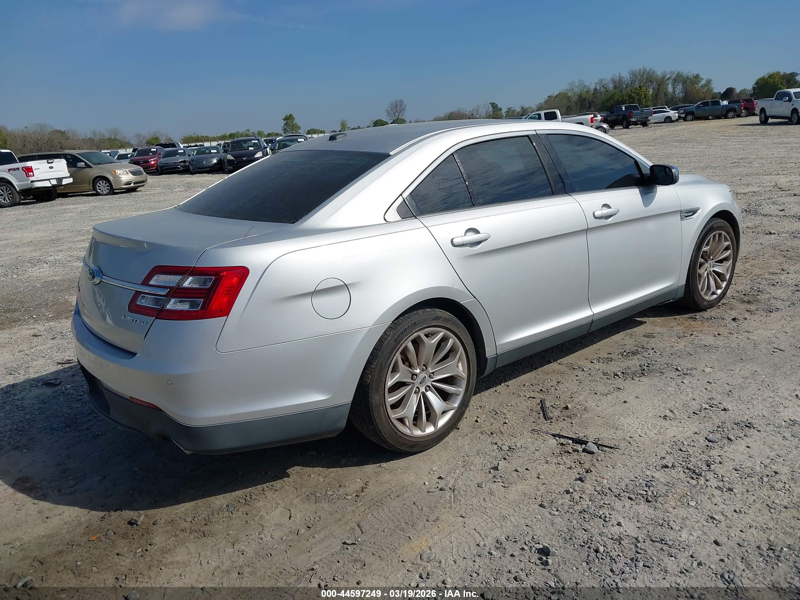FORD TAURUS image 4