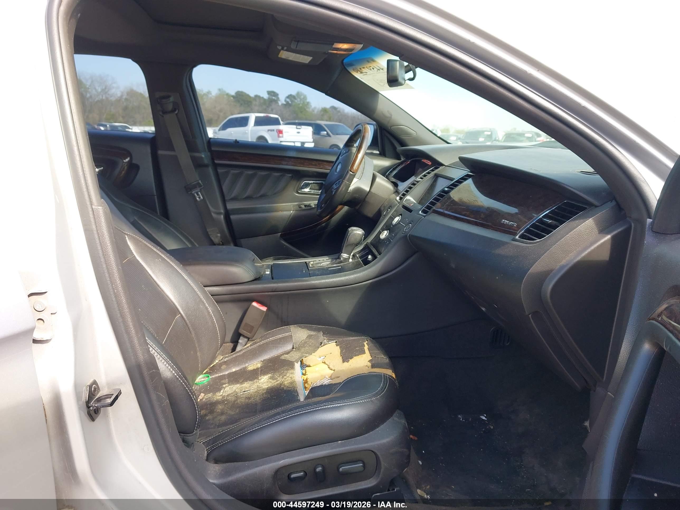 FORD TAURUS image 5