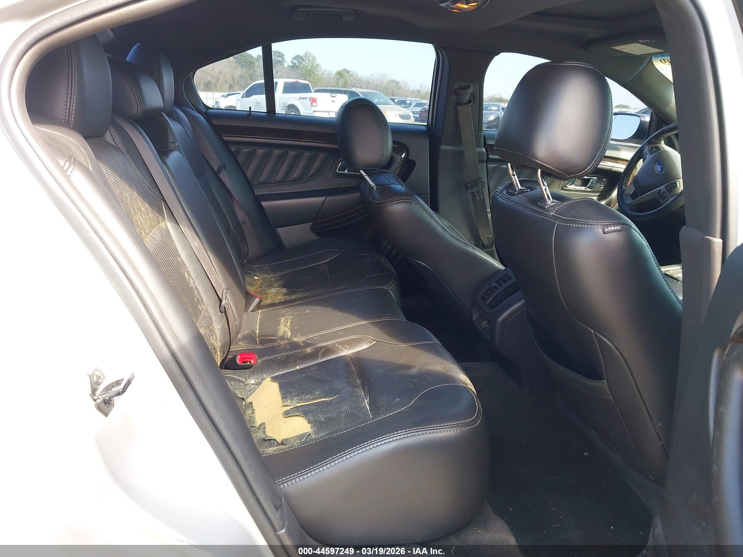 FORD TAURUS image 8