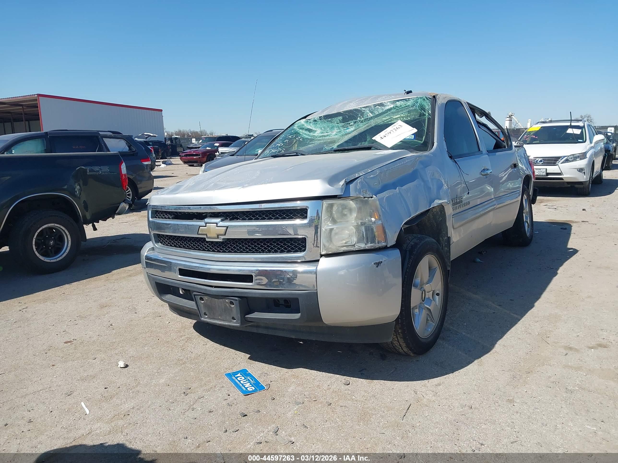 CHEVROLET SILVERADO image 2