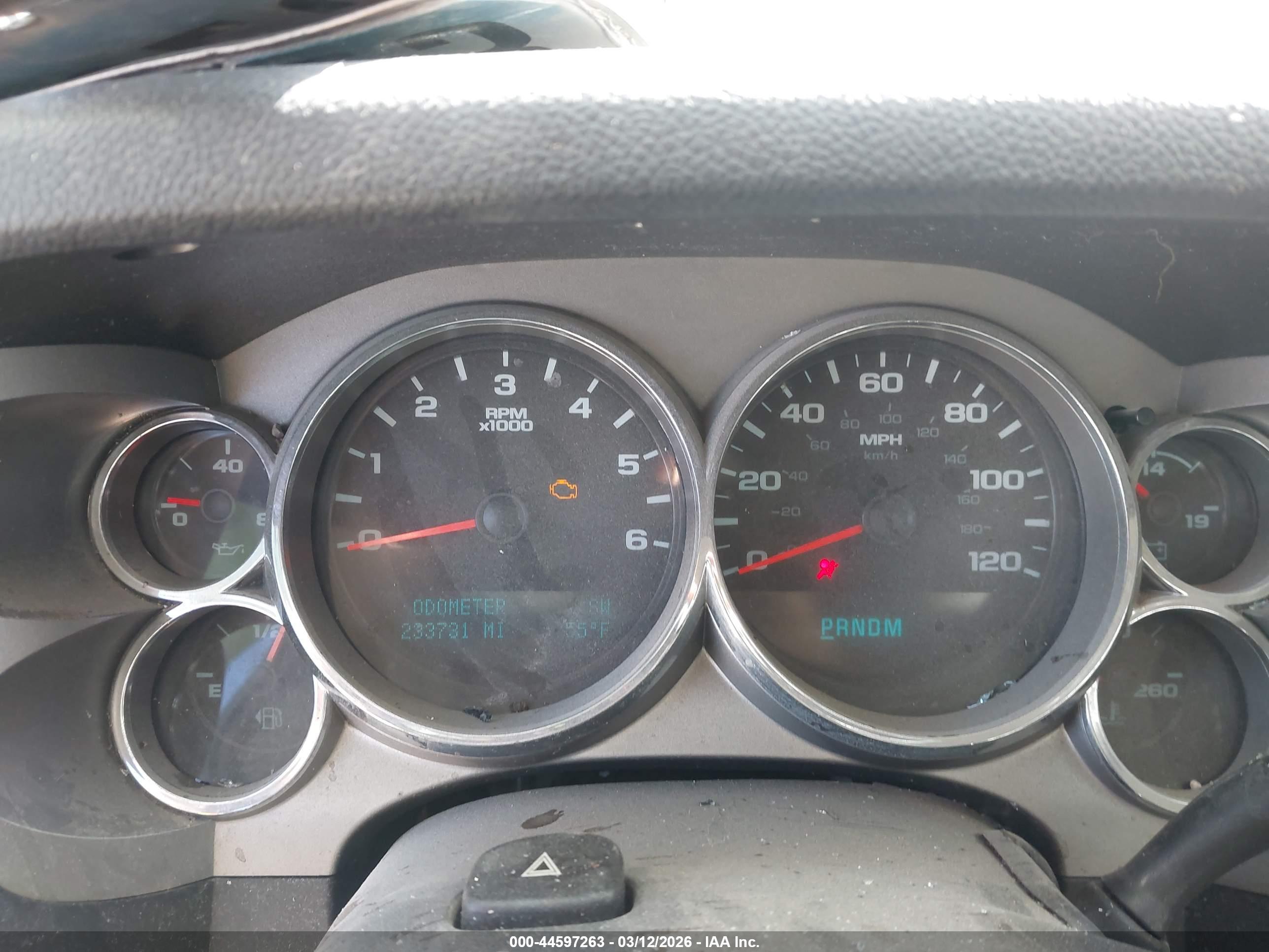 CHEVROLET SILVERADO image 7