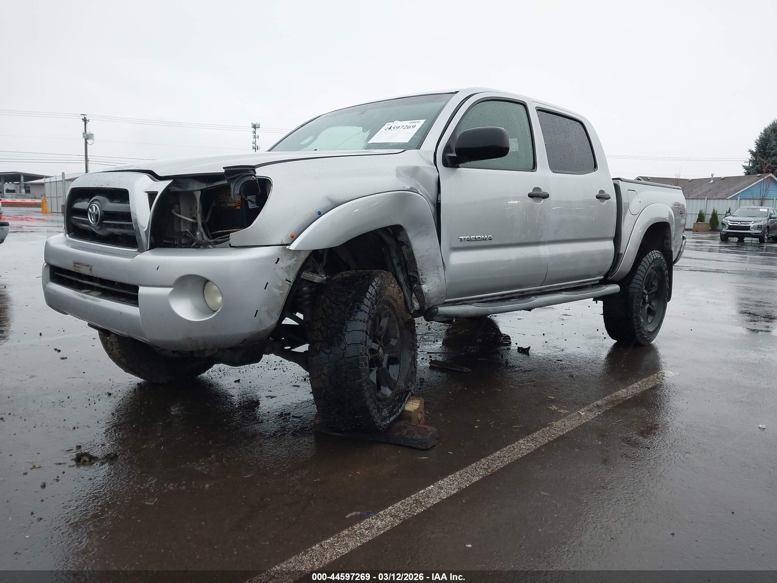 TOYOTA TACOMA image 2