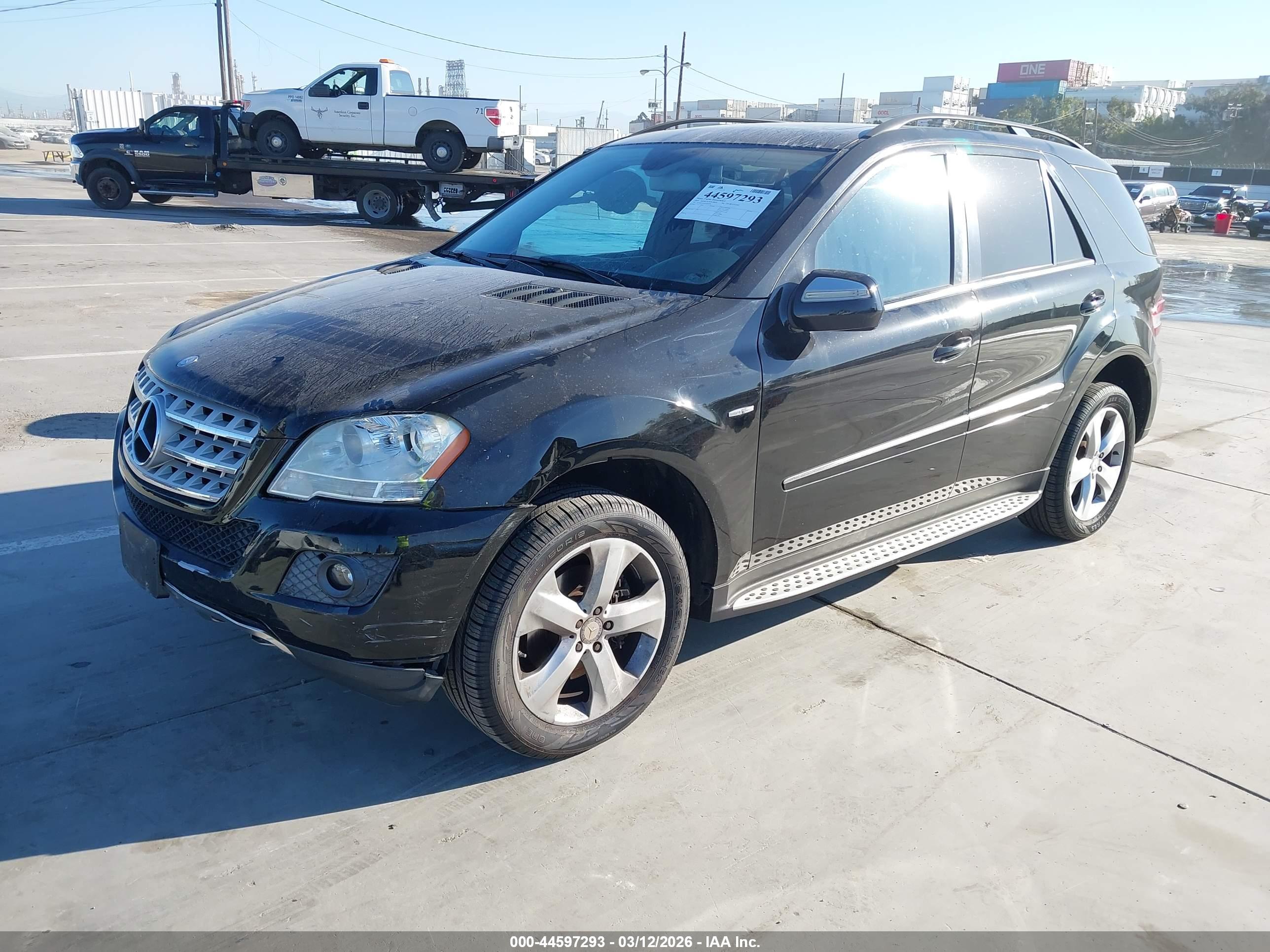 MERCEDES-BENZ ML image 2