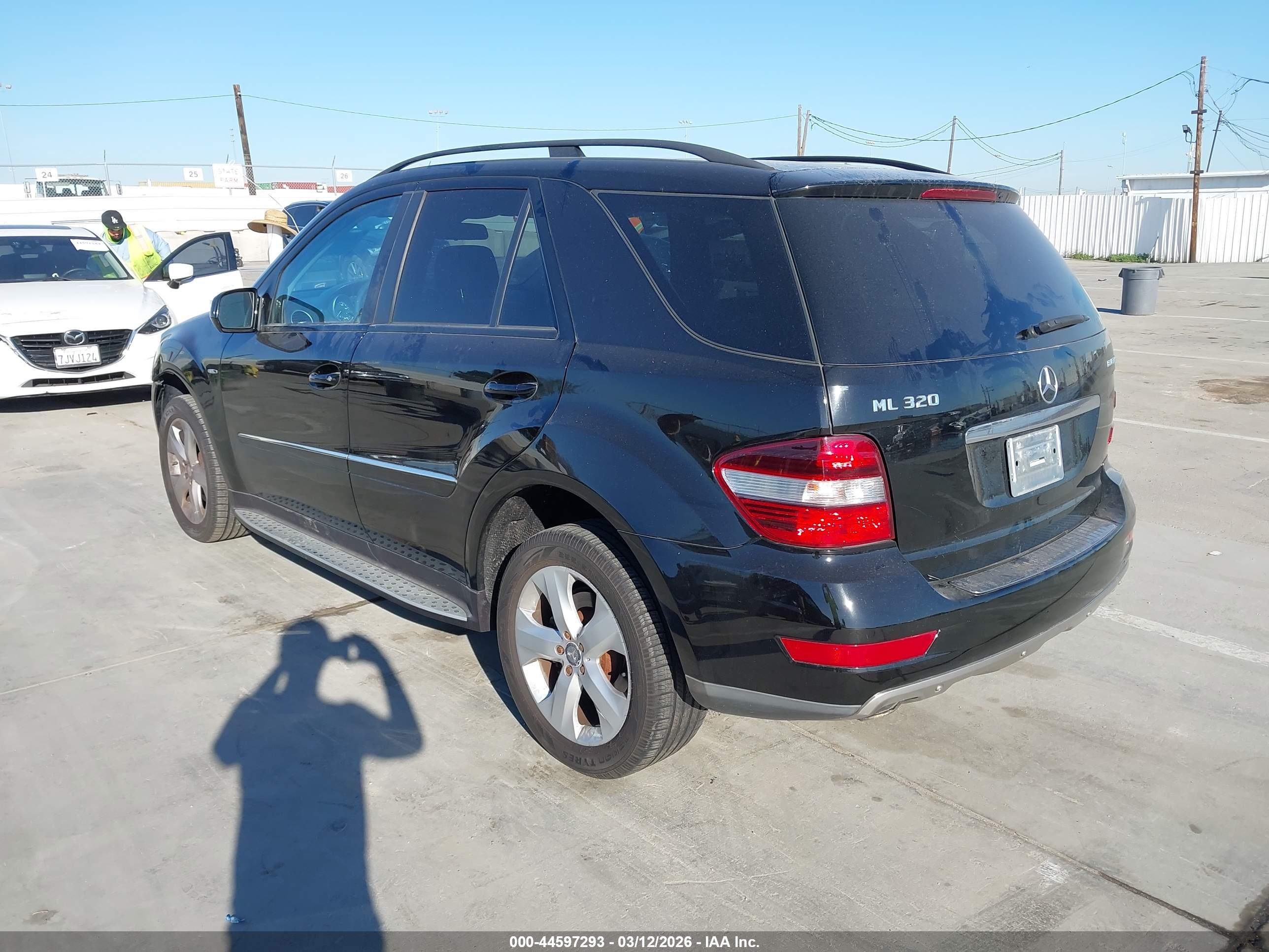 MERCEDES-BENZ ML image 3