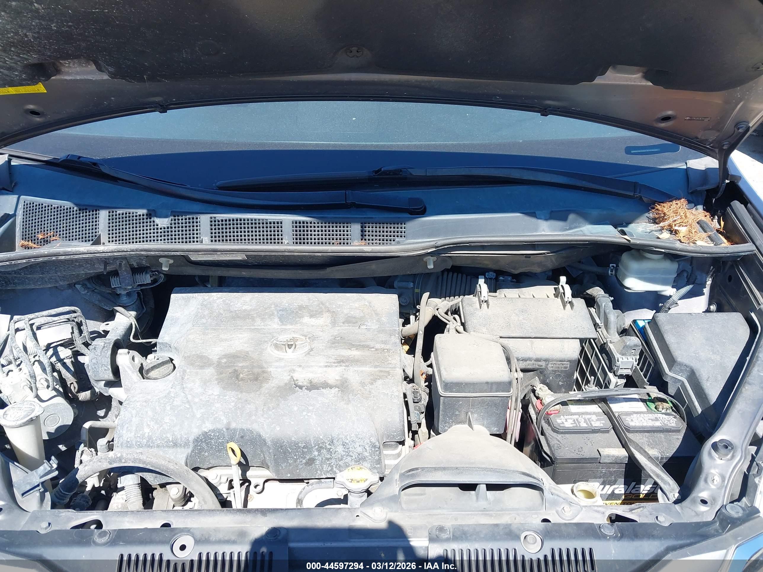 TOYOTA SIENNA image 10