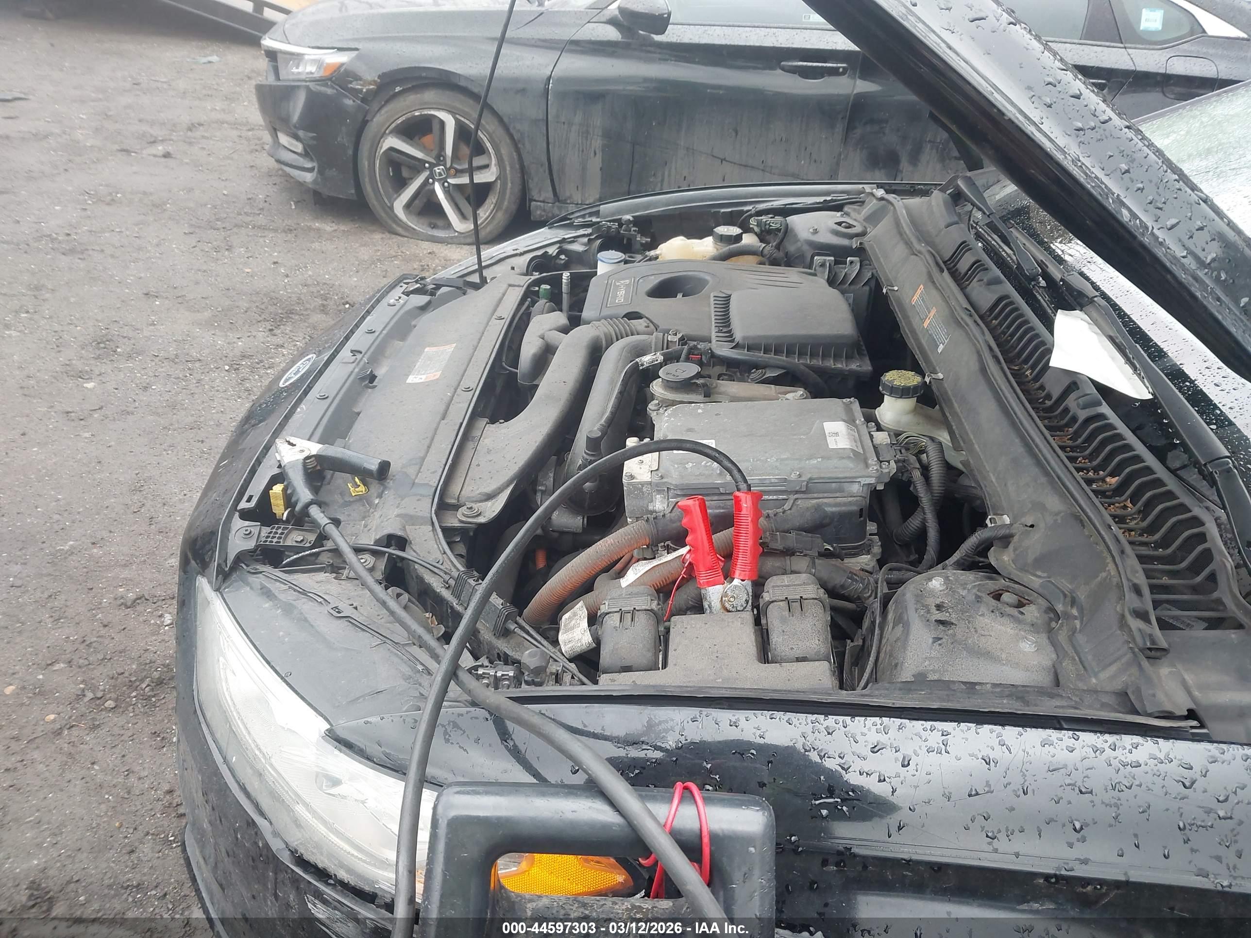 FORD FUSION image 10