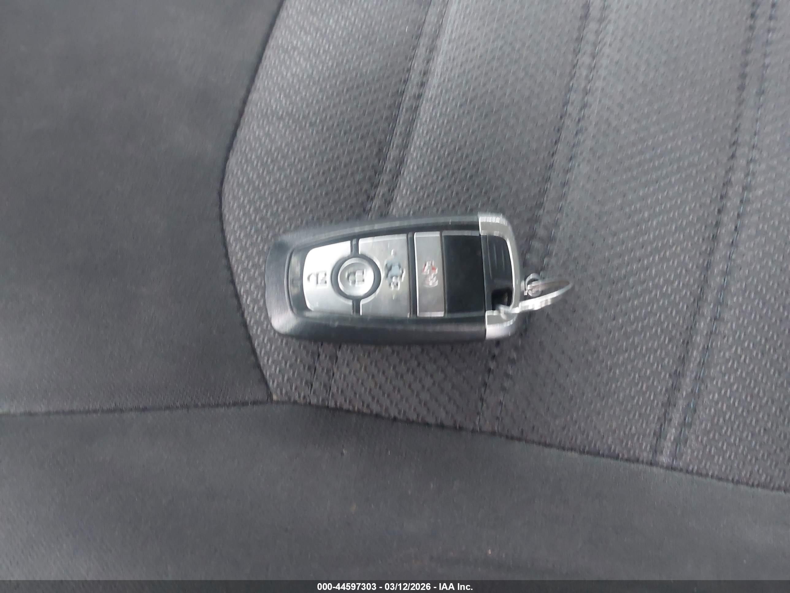 FORD FUSION image 11