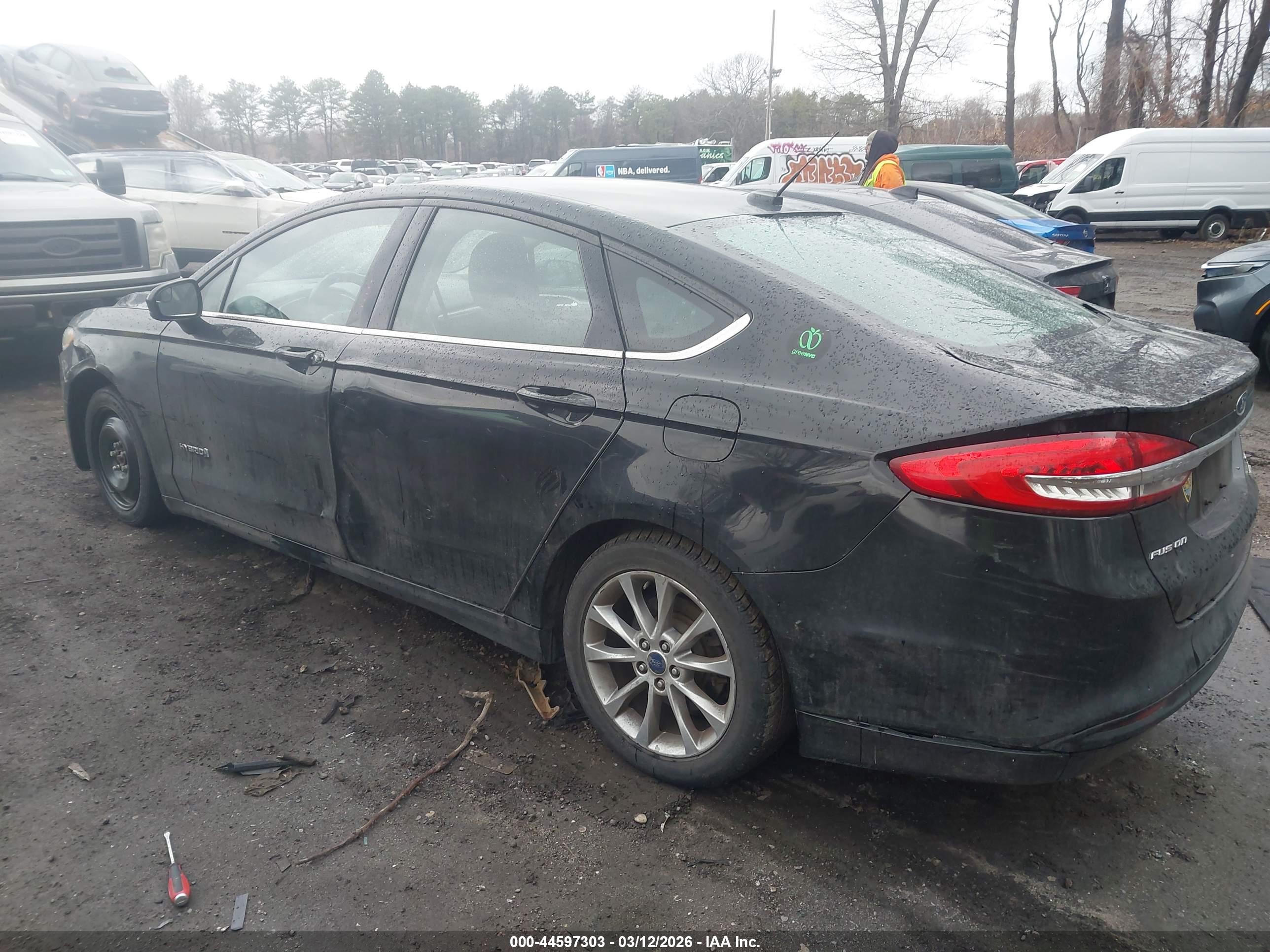FORD FUSION image 3