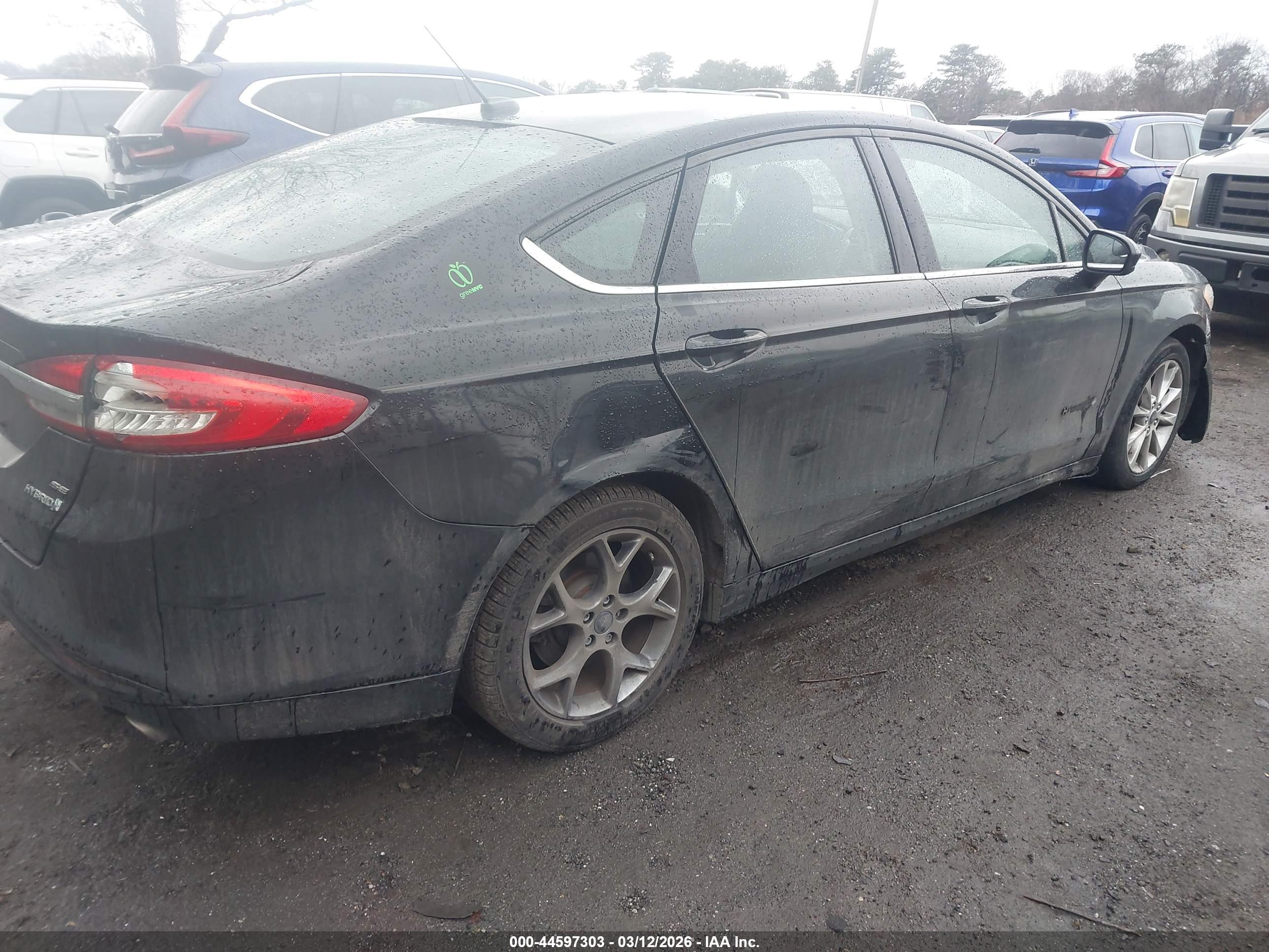 FORD FUSION image 4
