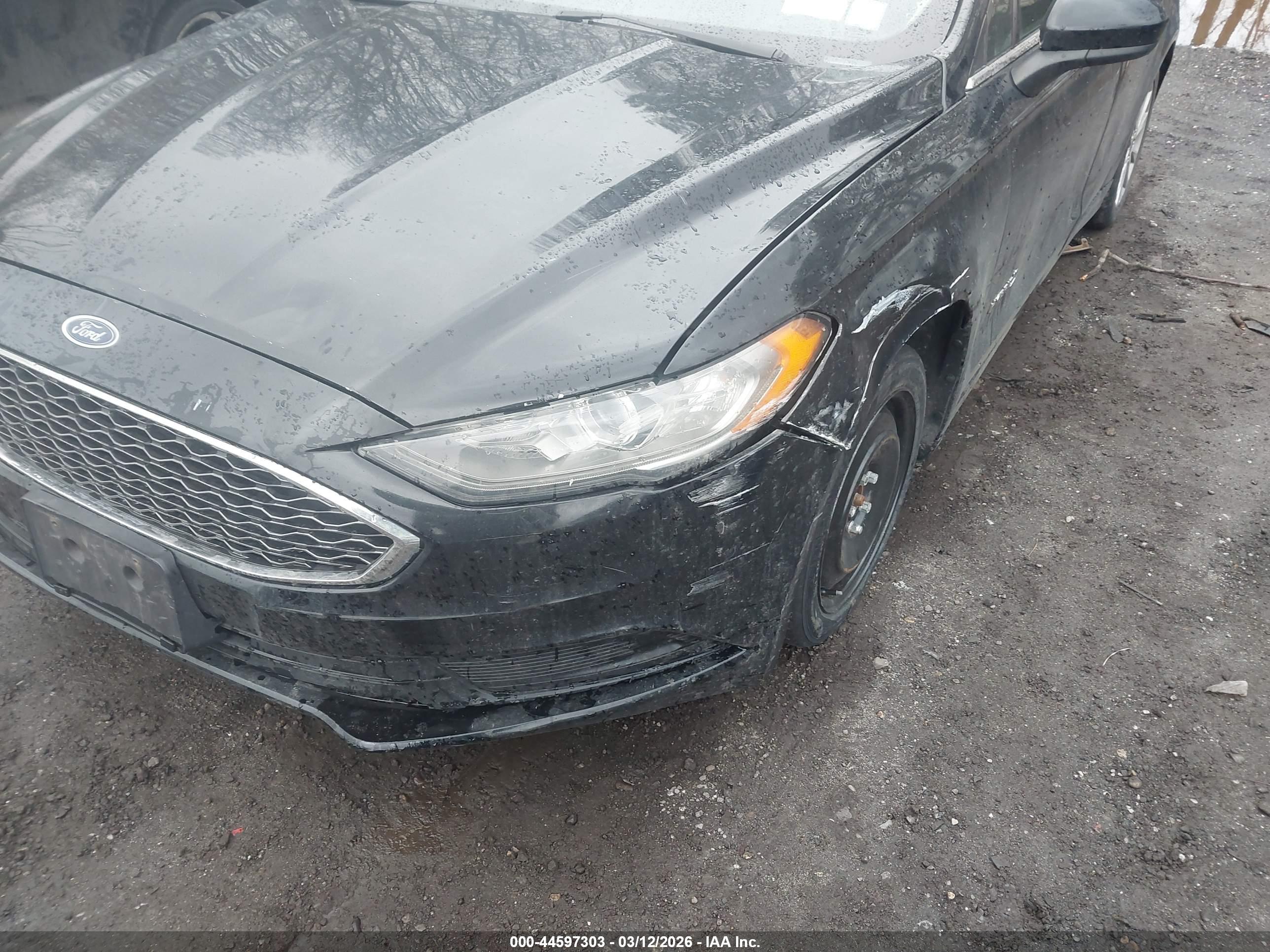 FORD FUSION image 6