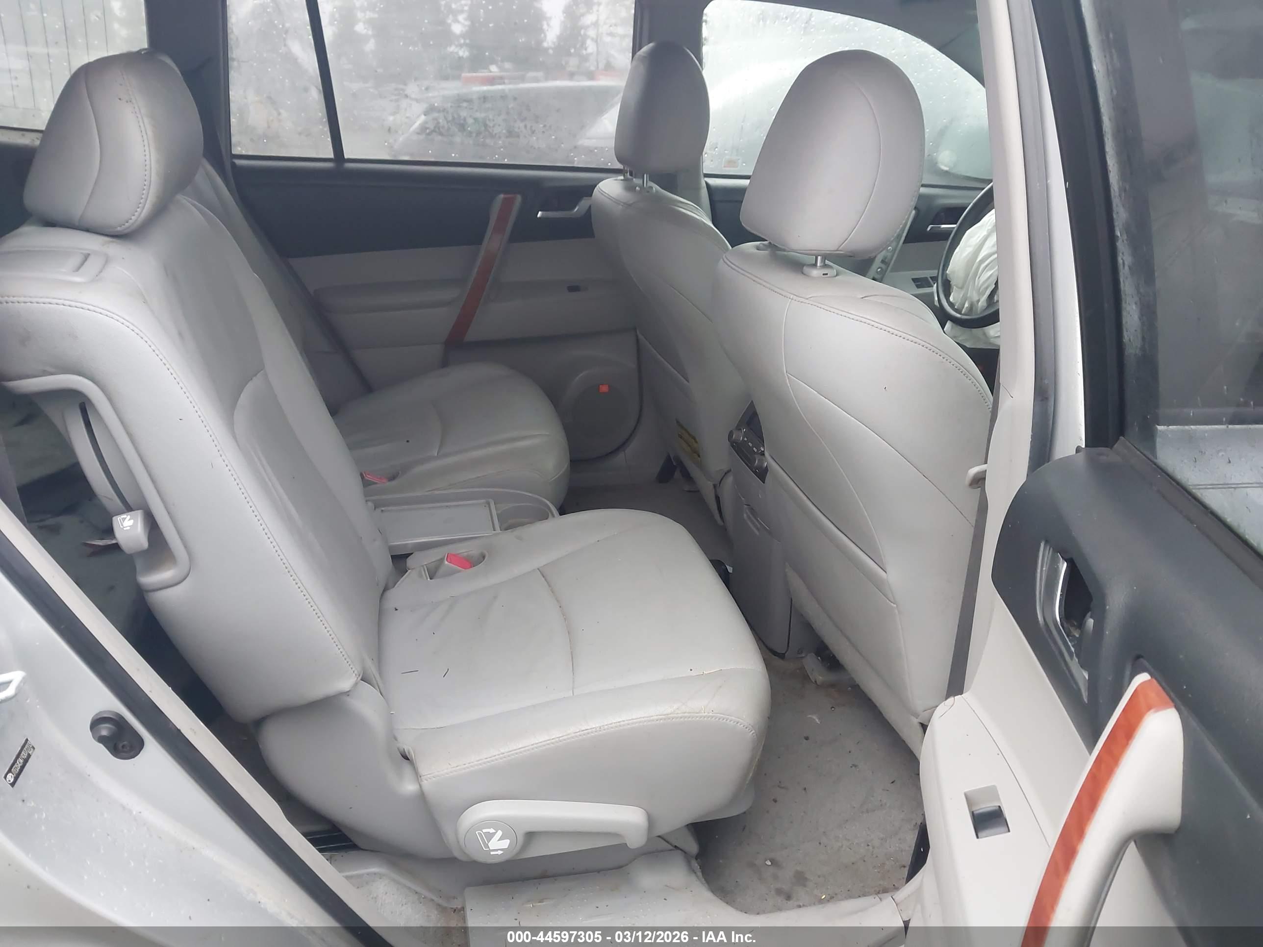 TOYOTA HIGHLANDER image 8