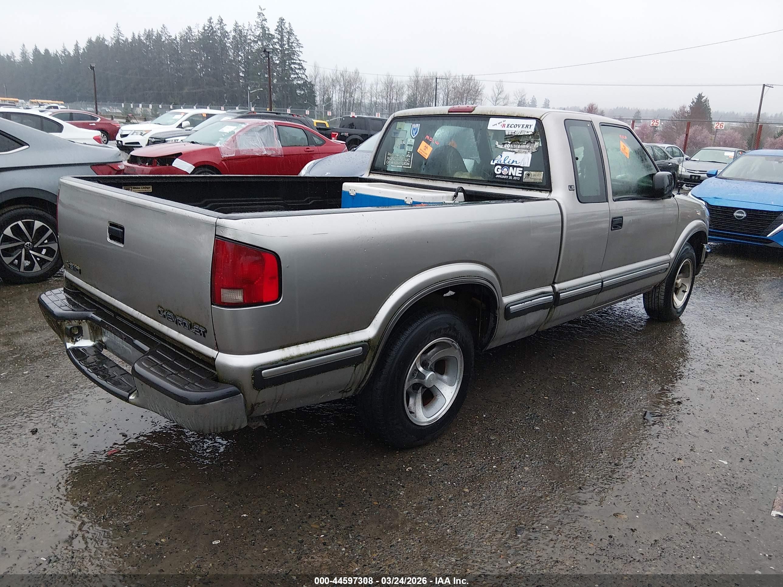 CHEVROLET S-10 image 4