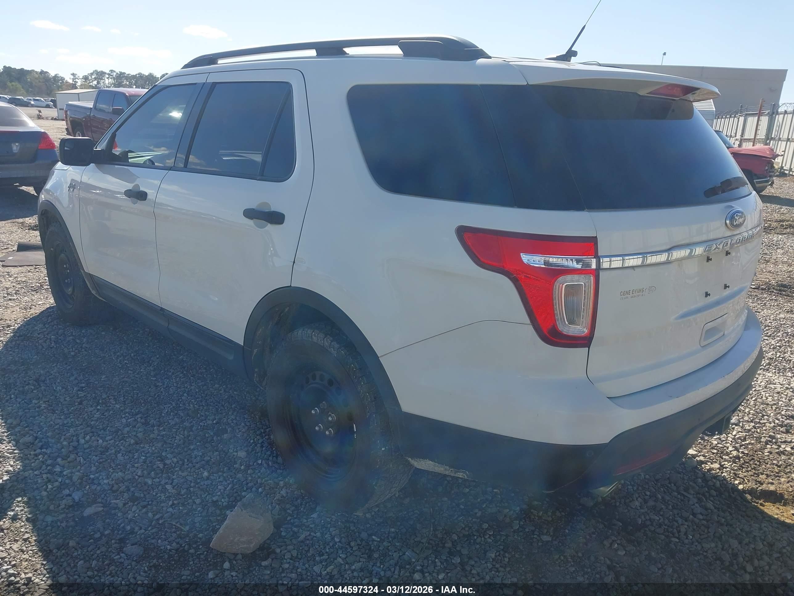 FORD EXPLORER image 3