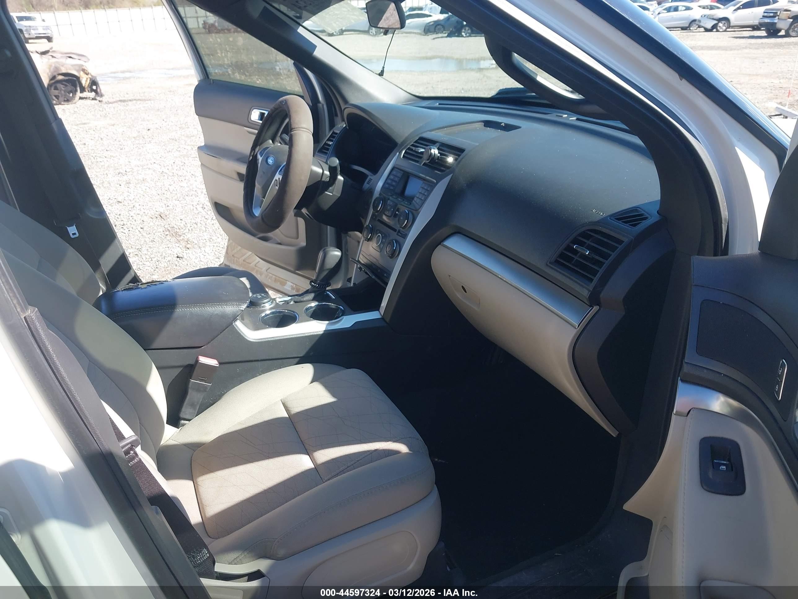 FORD EXPLORER image 5
