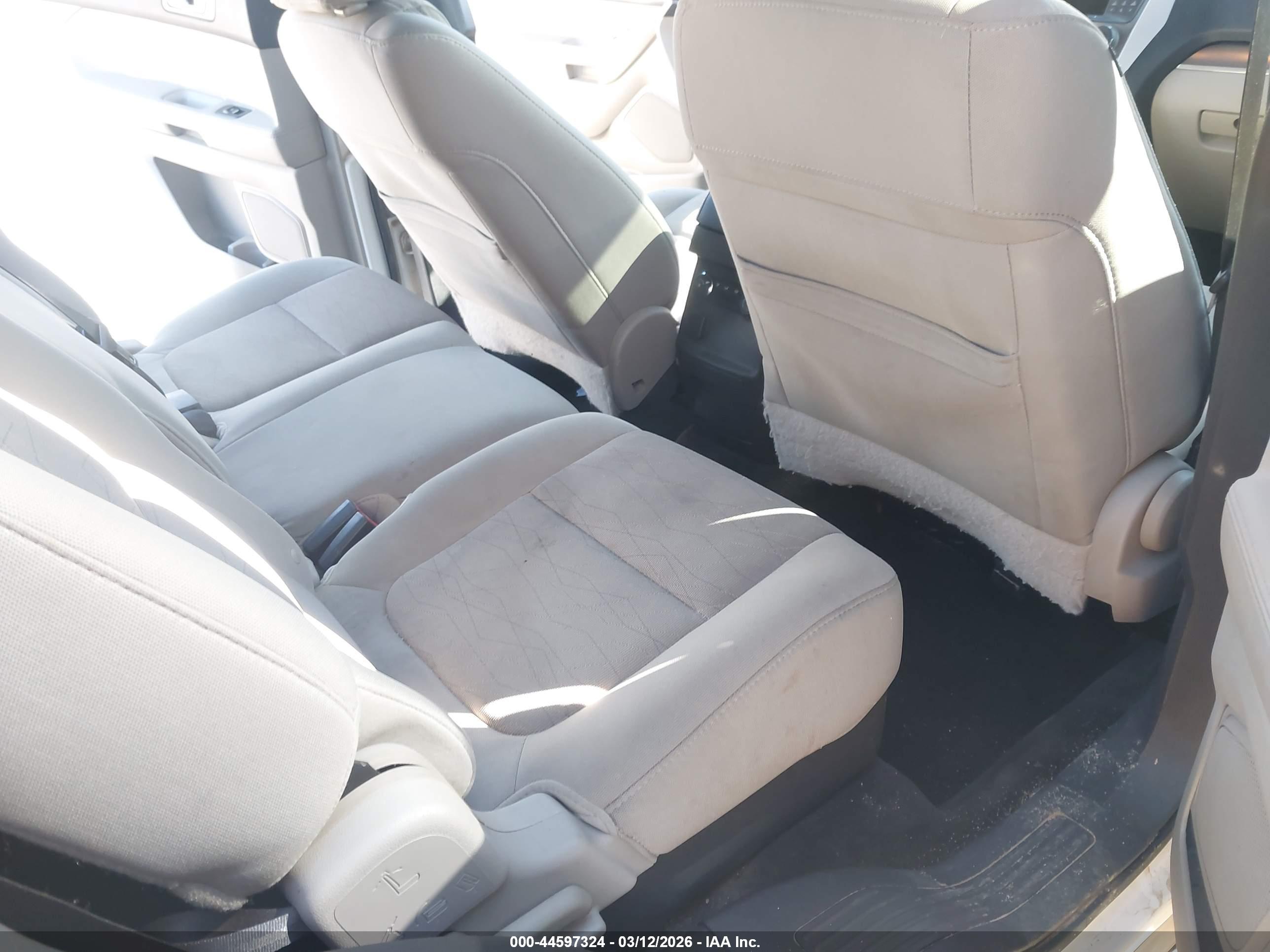 FORD EXPLORER image 8