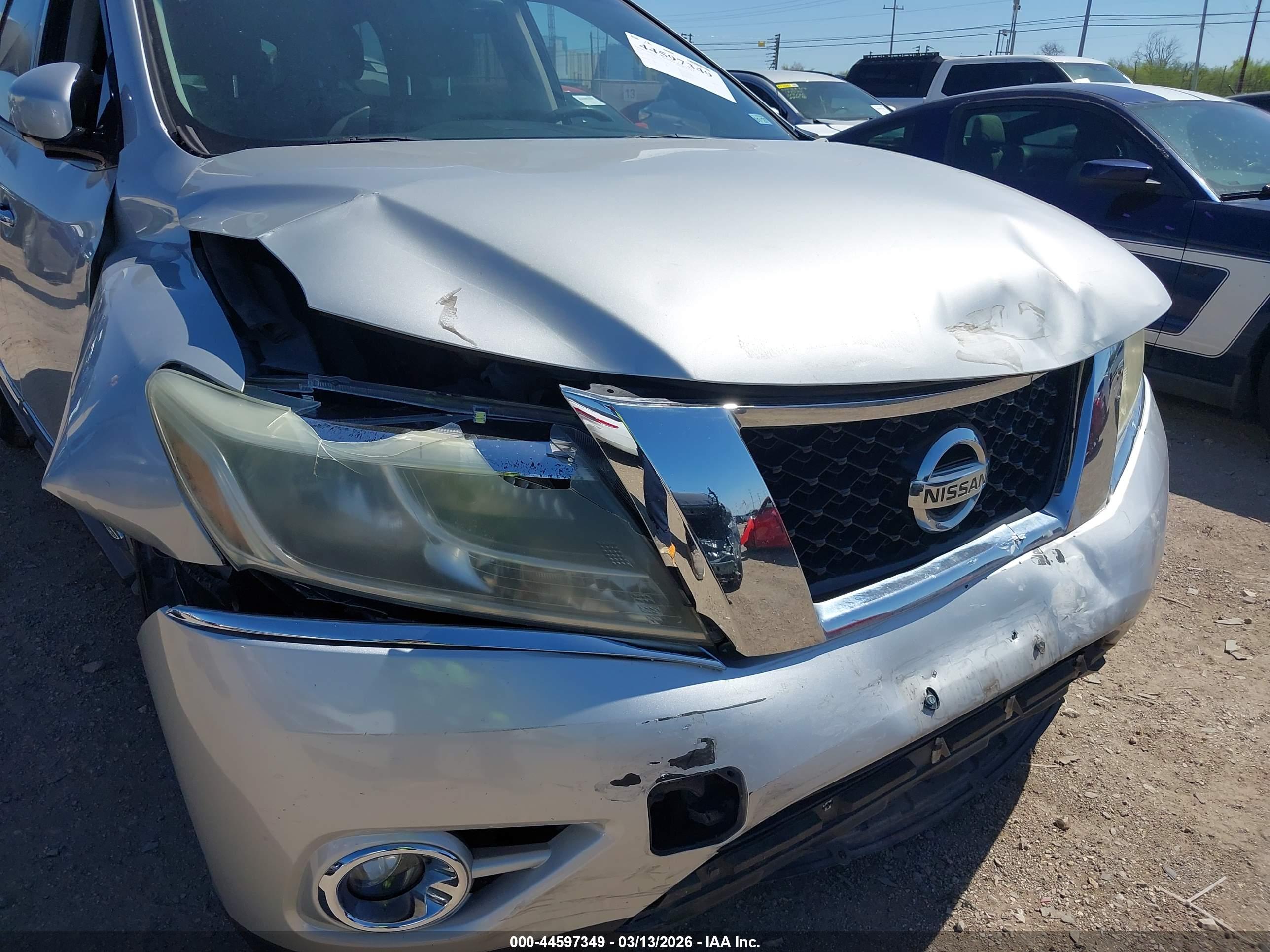 NISSAN PATHFINDER image 6