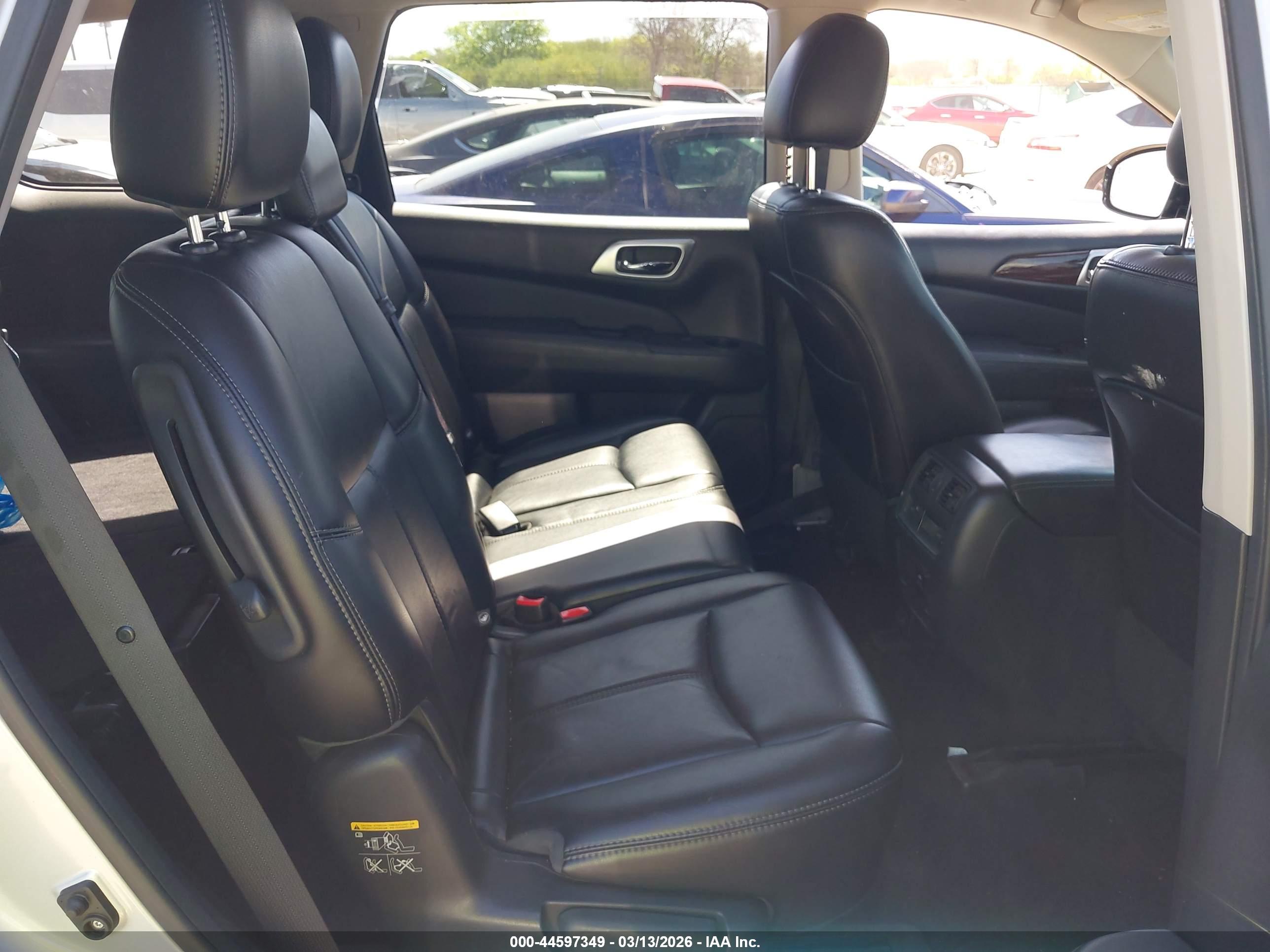 NISSAN PATHFINDER image 8