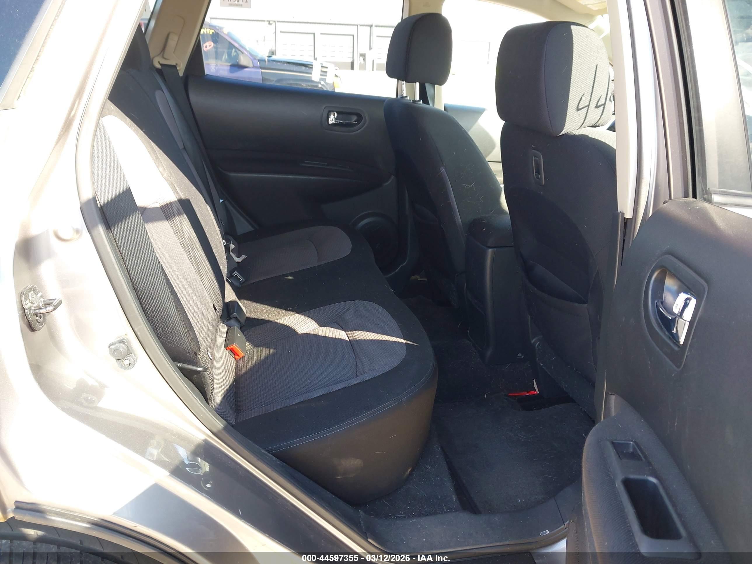 NISSAN ROGUE image 8