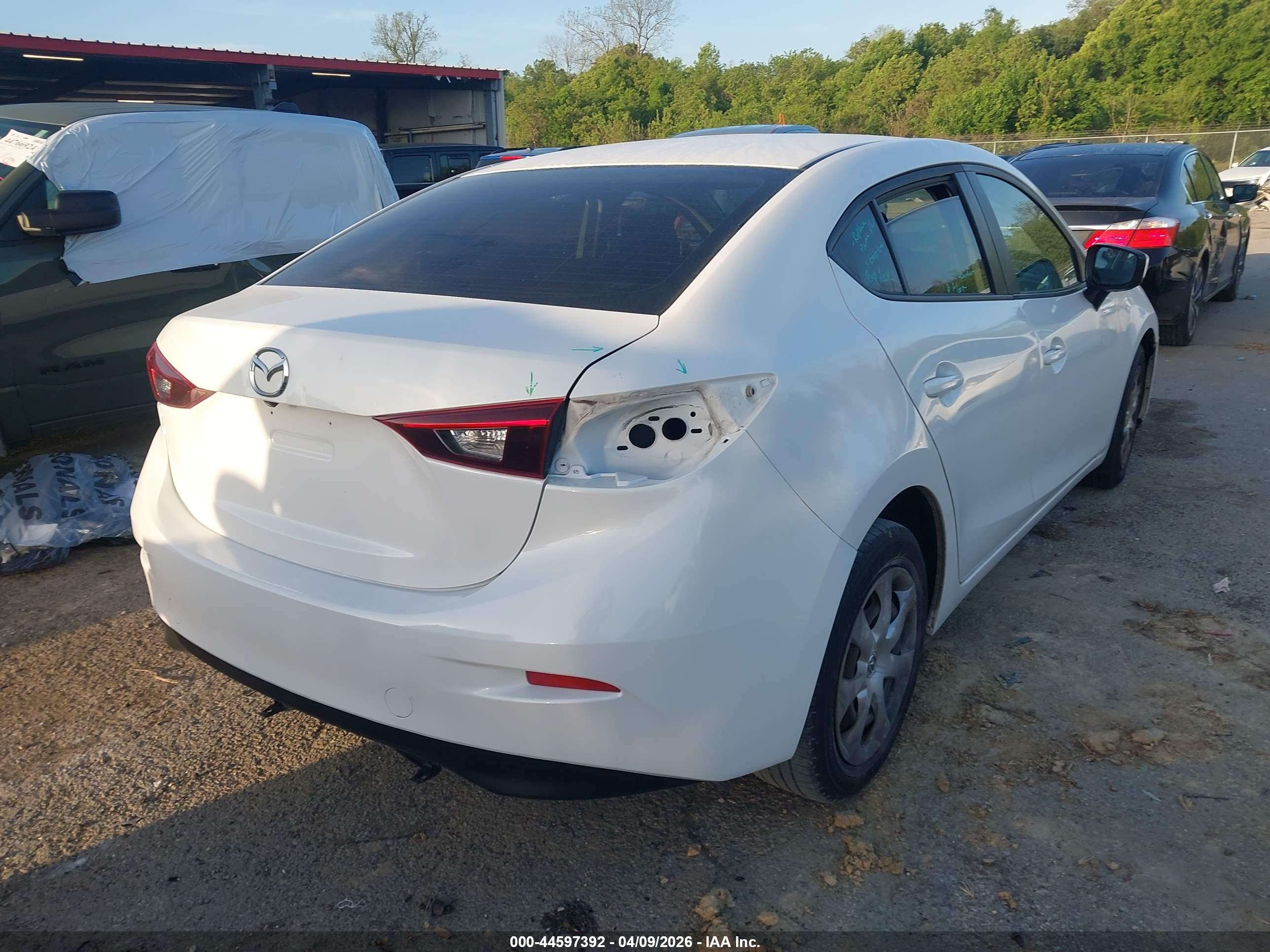 MAZDA MAZDA3 image 4
