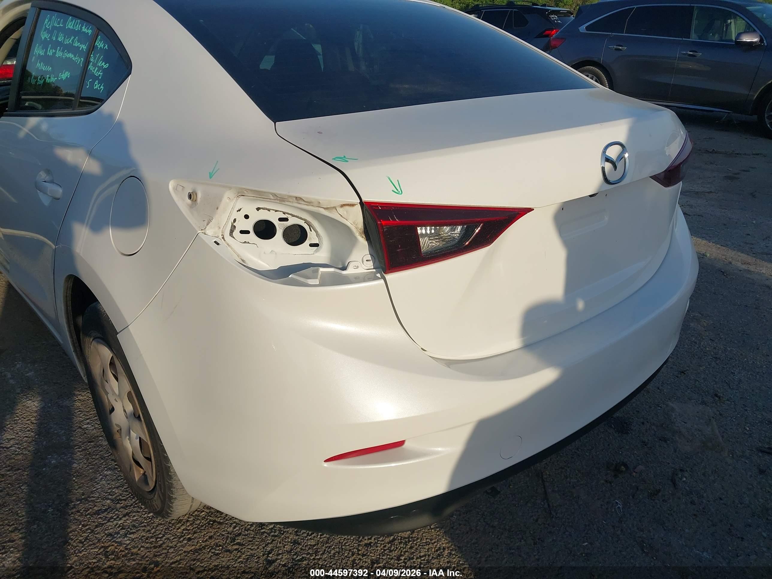 MAZDA MAZDA3 image 6