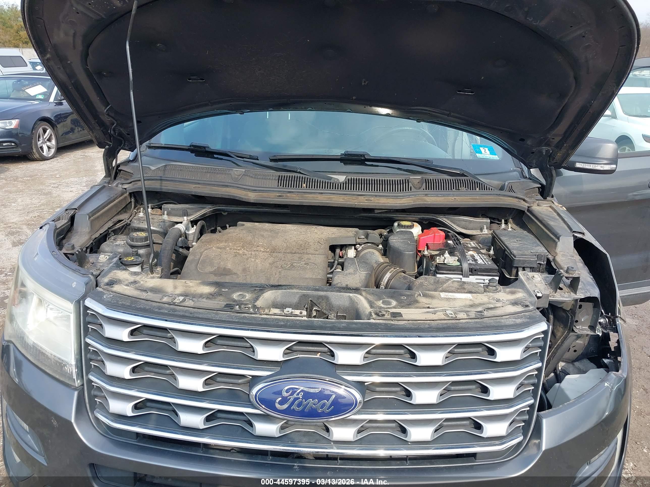 FORD EXPLORER image 10