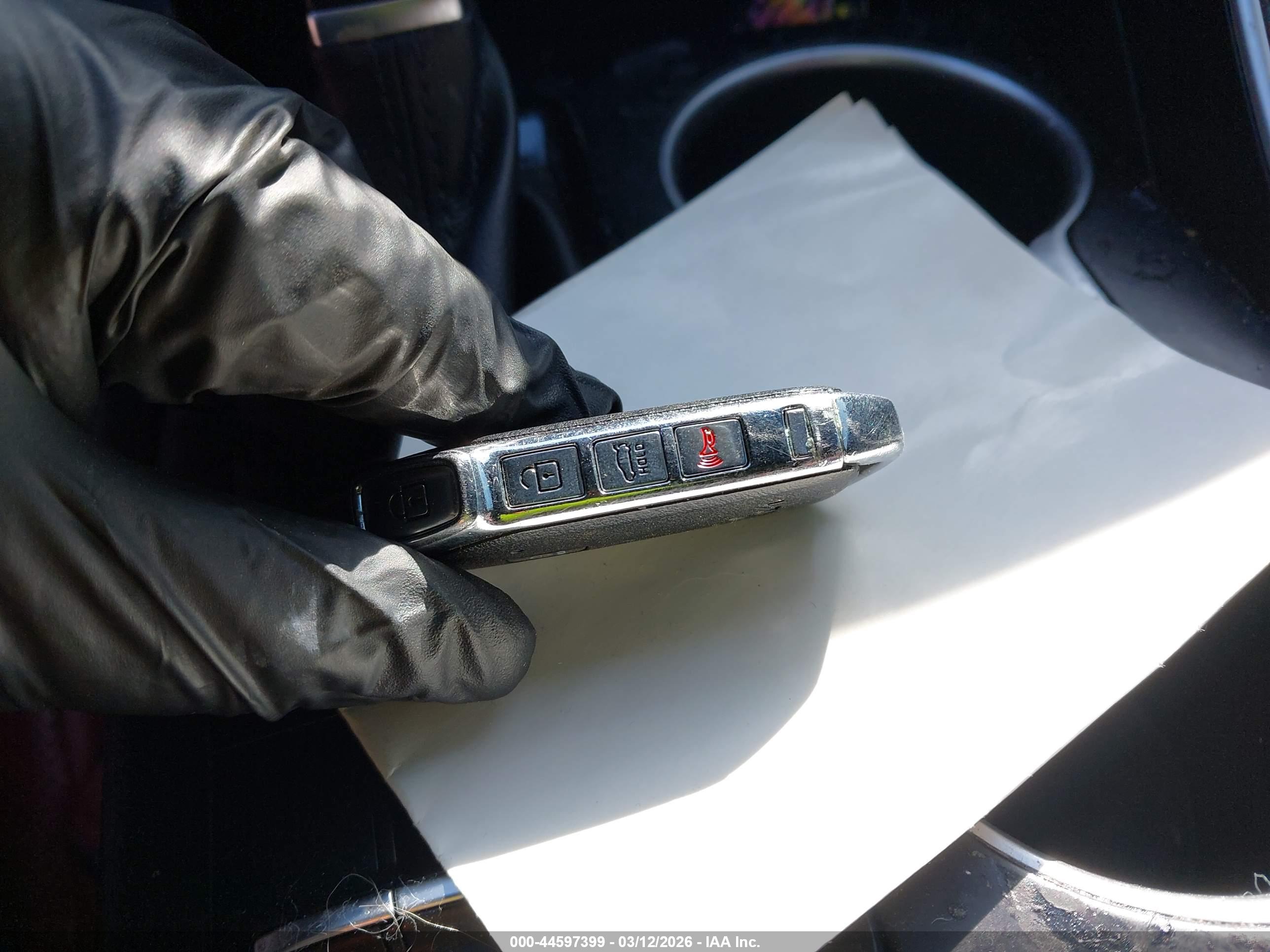 KIA K5 image 11