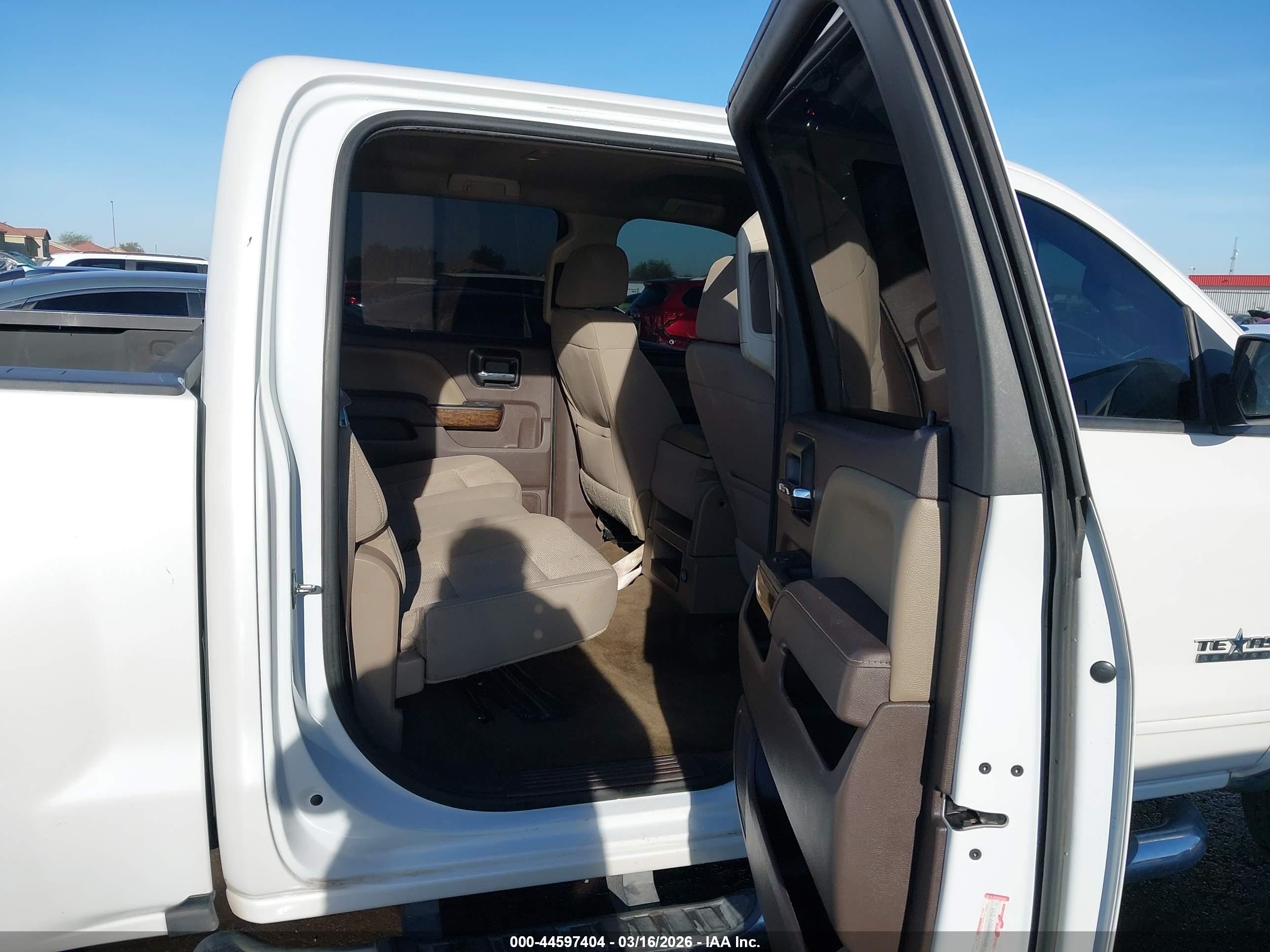 CHEVROLET SILVERADO image 8