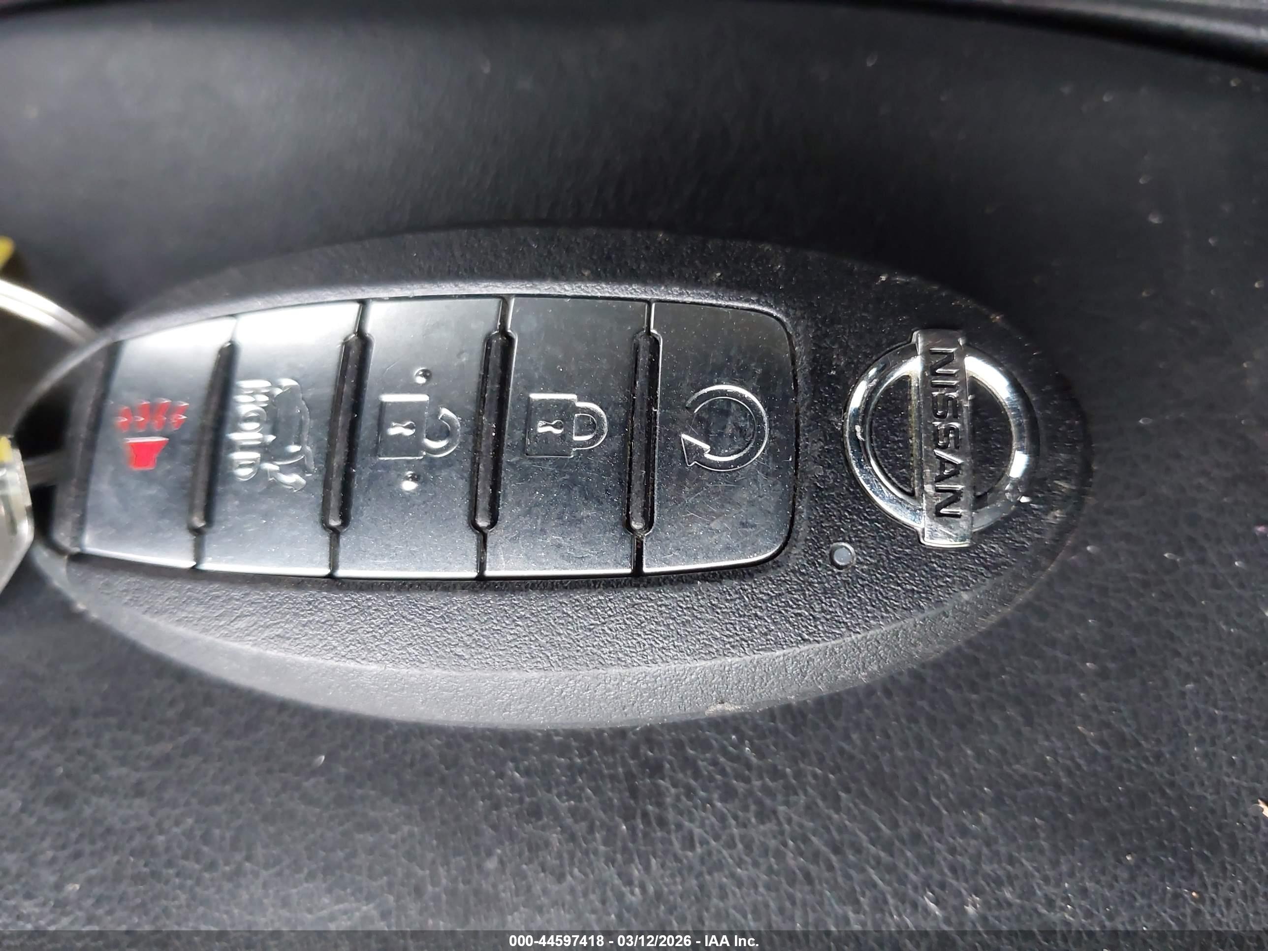 NISSAN ROGUE image 11