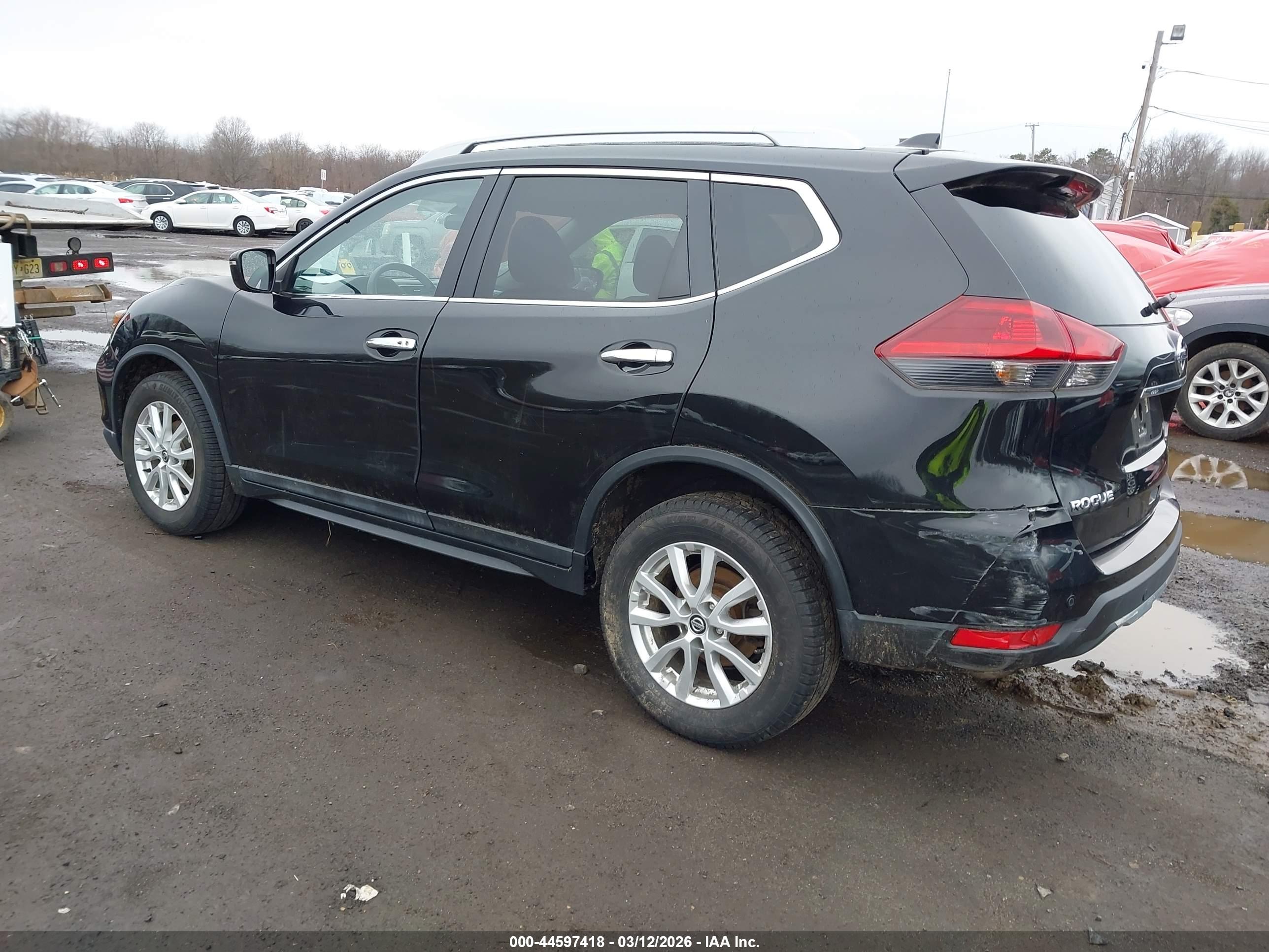 NISSAN ROGUE image 3