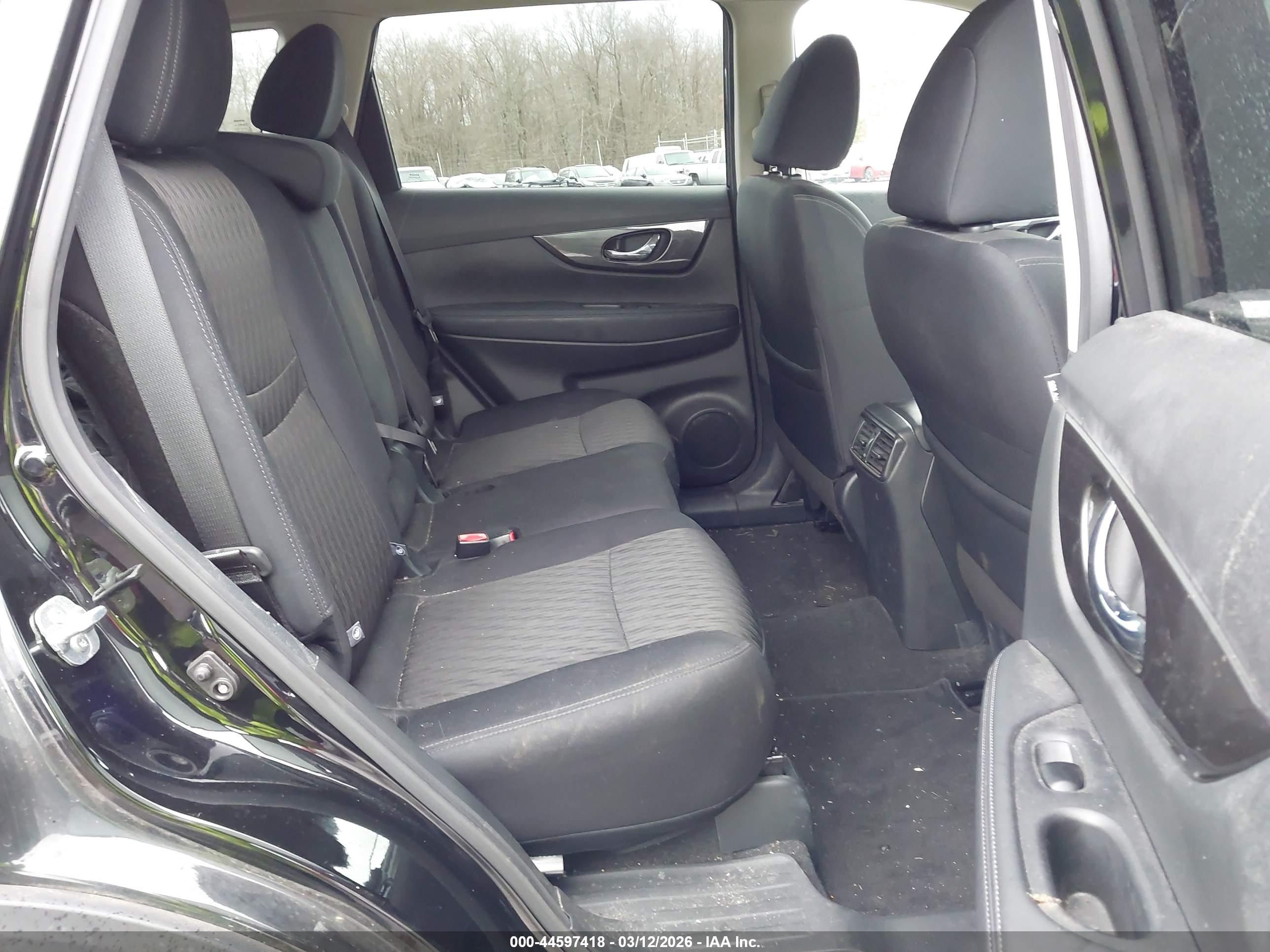 NISSAN ROGUE image 8