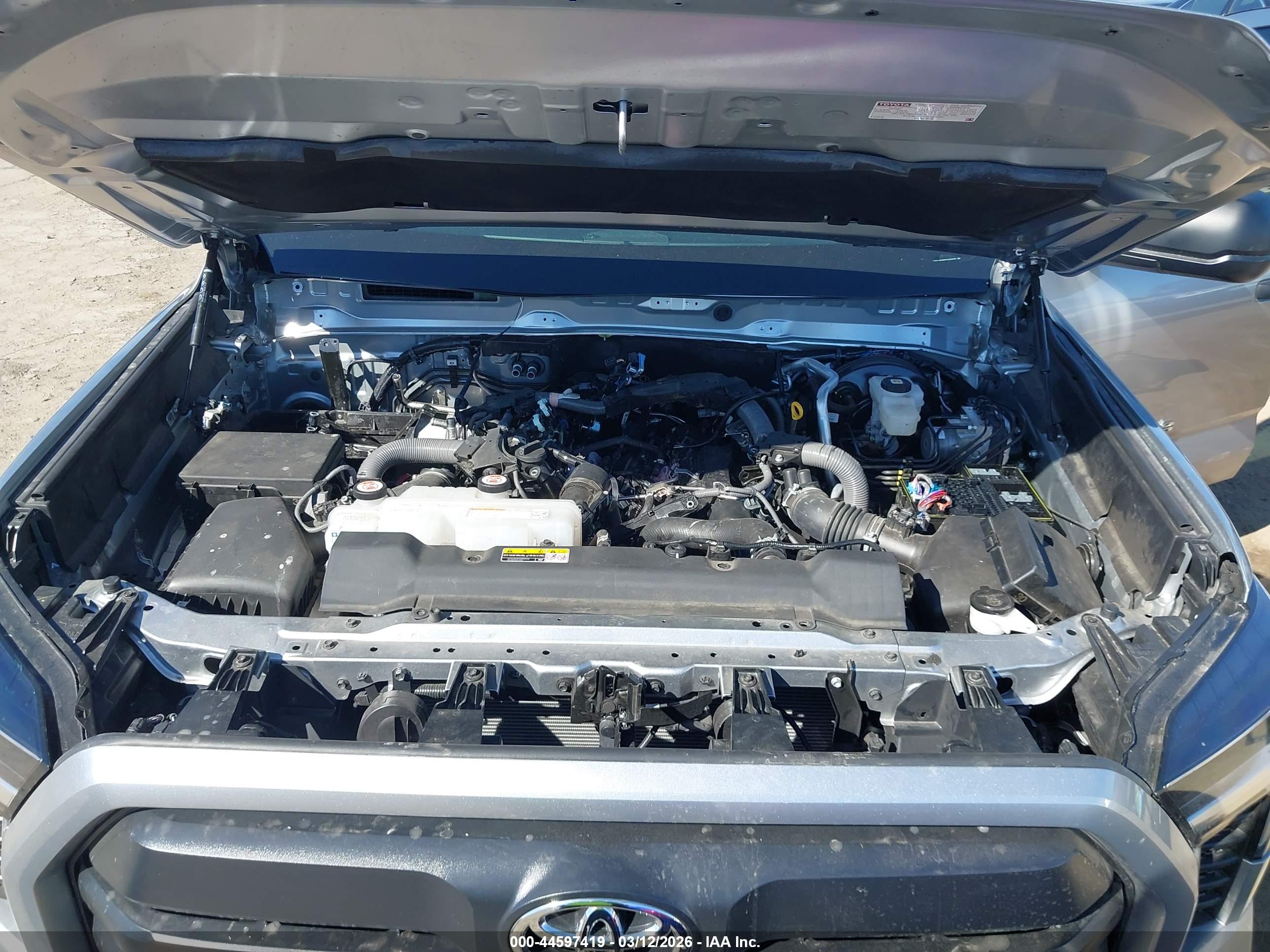 TOYOTA TUNDRA image 10