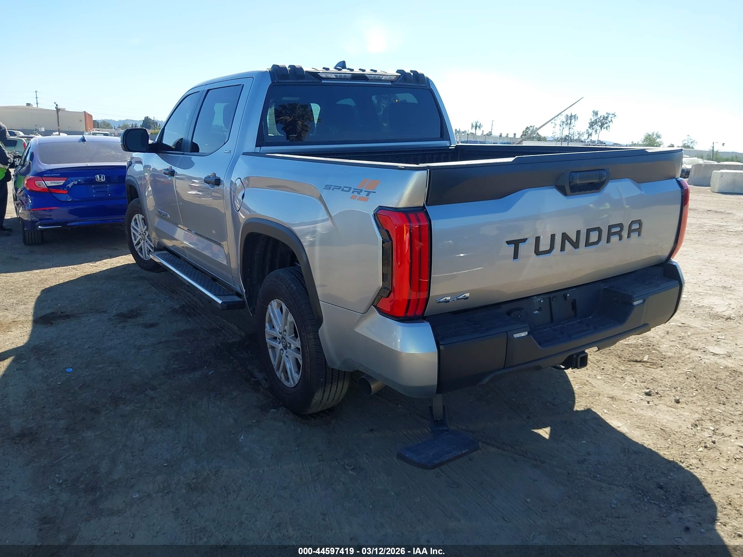 TOYOTA TUNDRA image 3