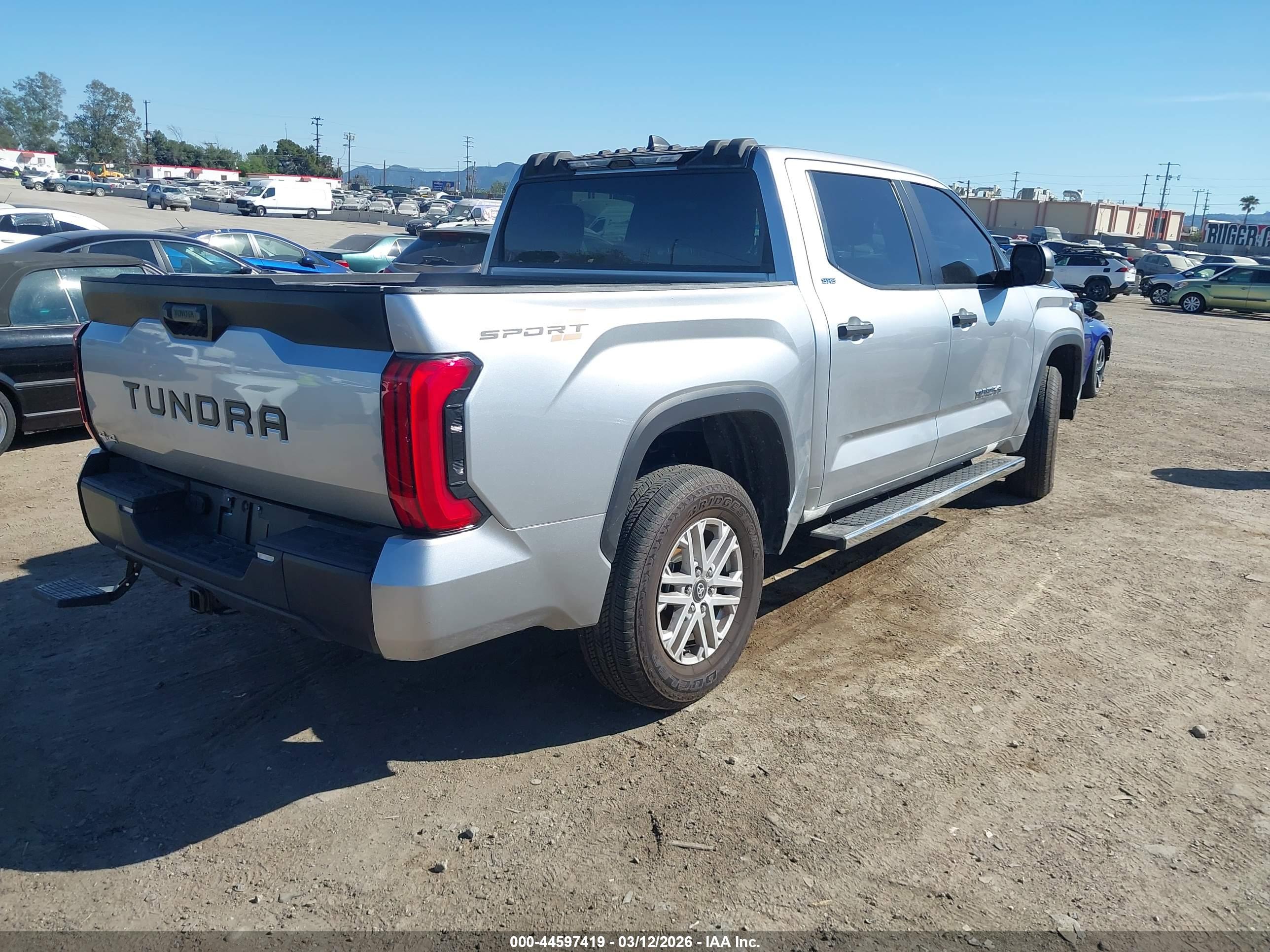 TOYOTA TUNDRA image 4