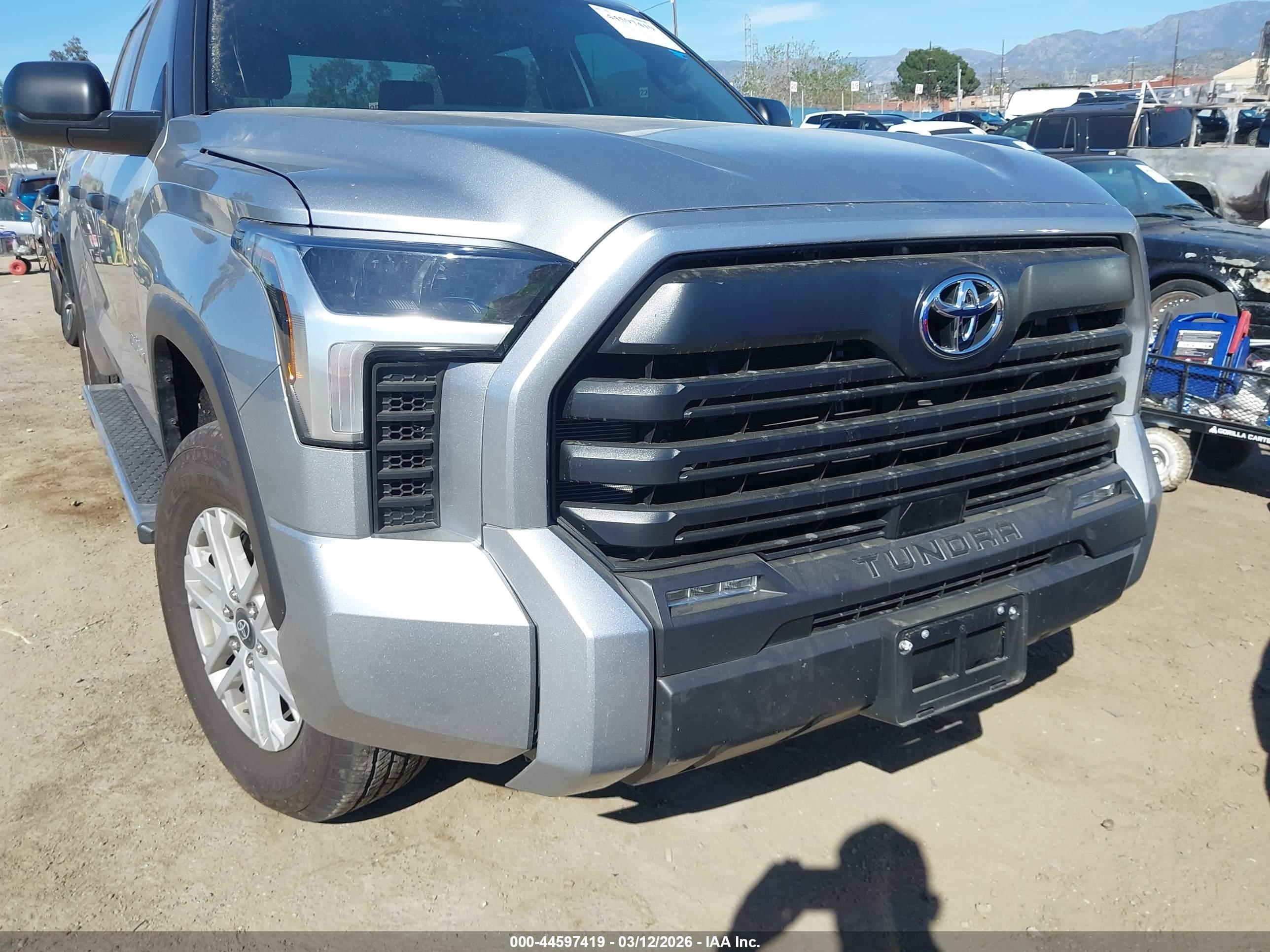 TOYOTA TUNDRA image 6