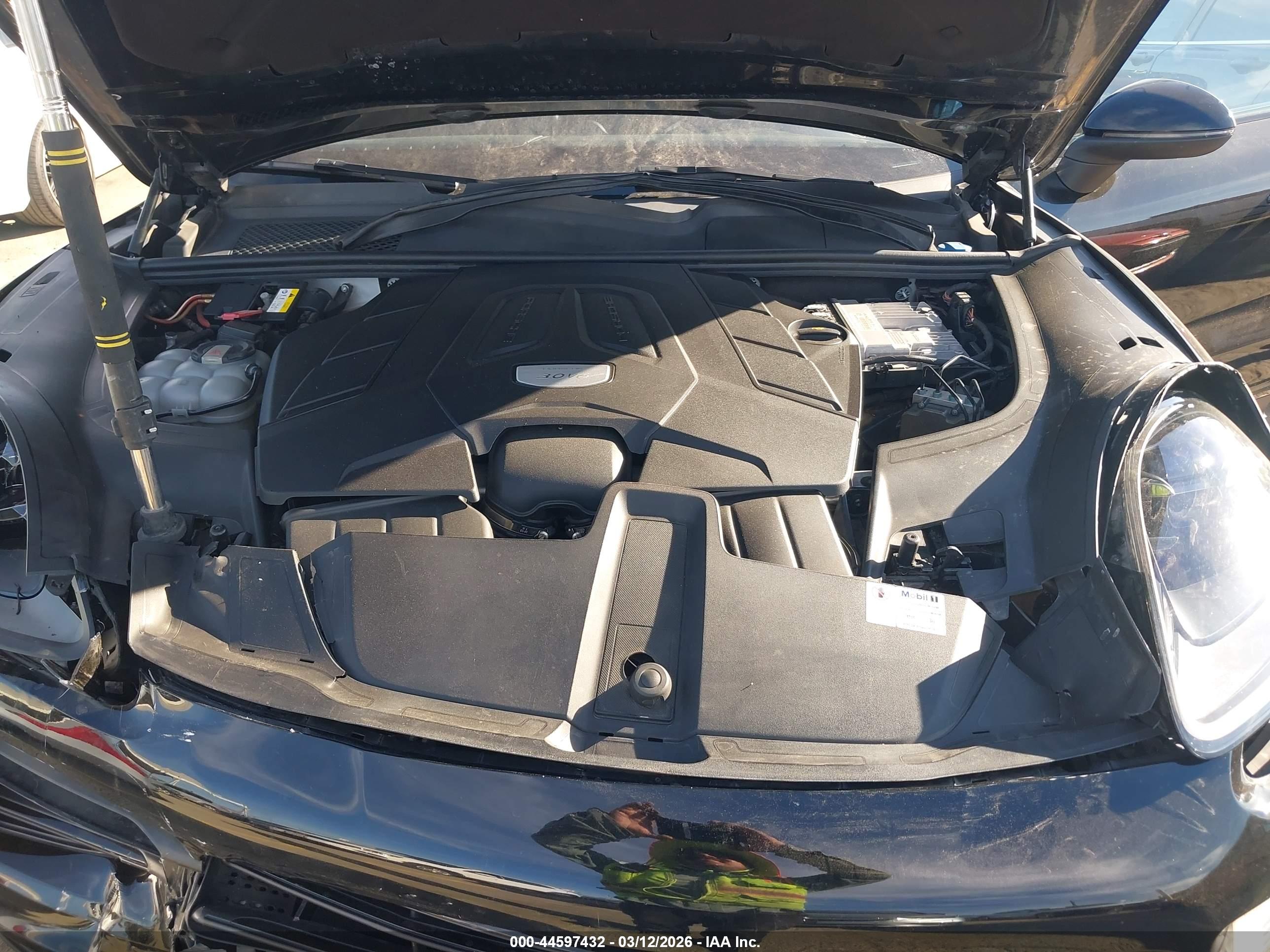 PORSCHE CAYENNE image 10