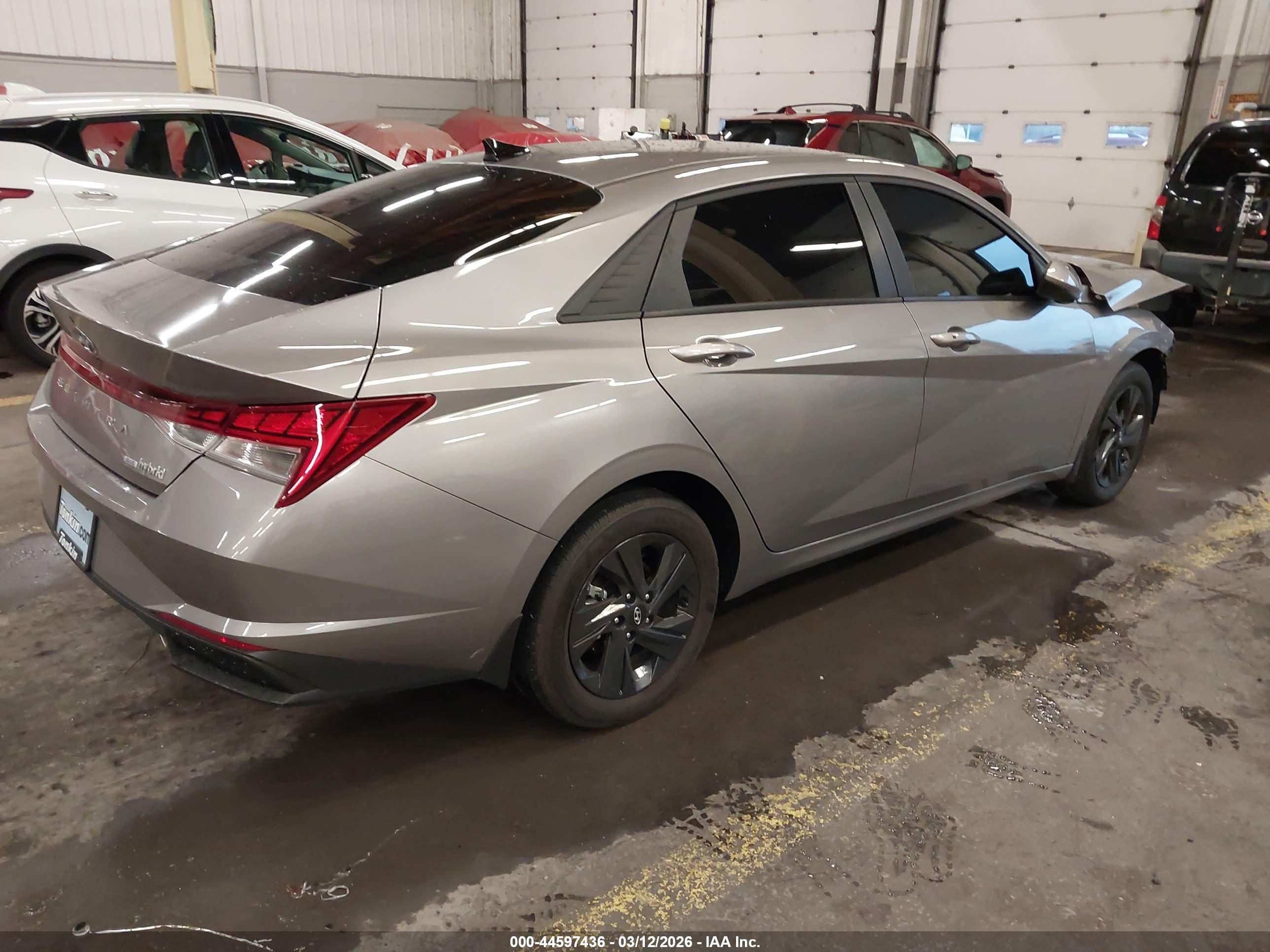 HYUNDAI ELANTRA image 4