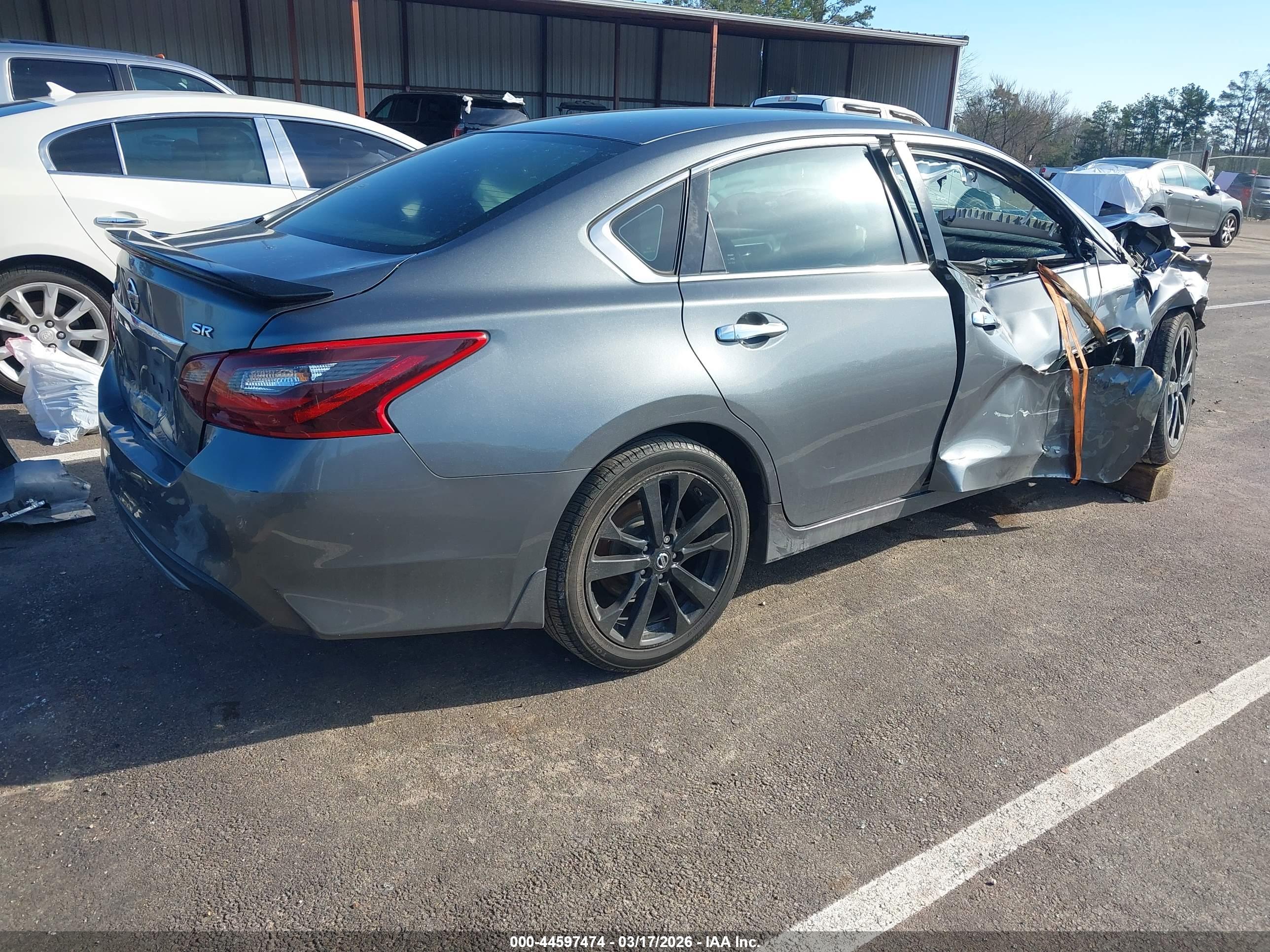 NISSAN ALTIMA image 4