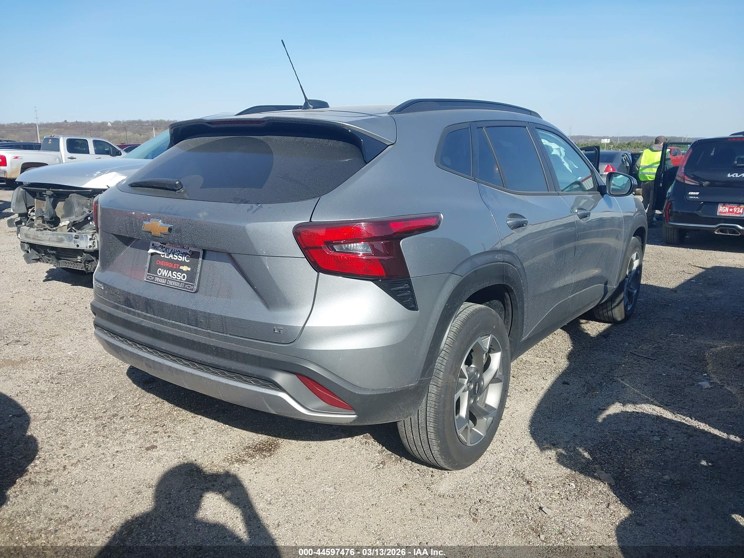 CHEVROLET TRAX image 4